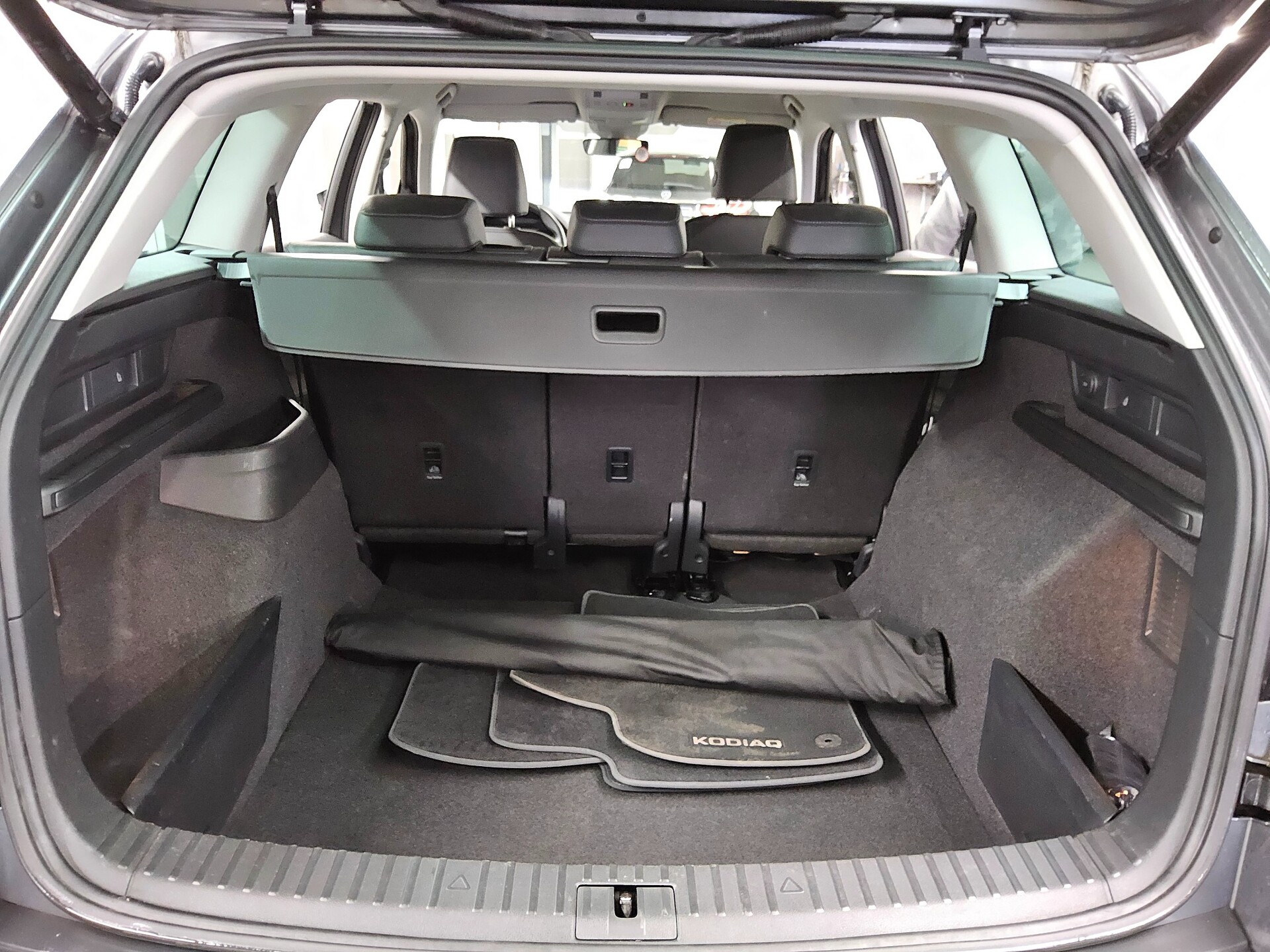 Skoda Kodiaq 2.0 TDI Style T-Leder Navi LED vc RfK ACC 12