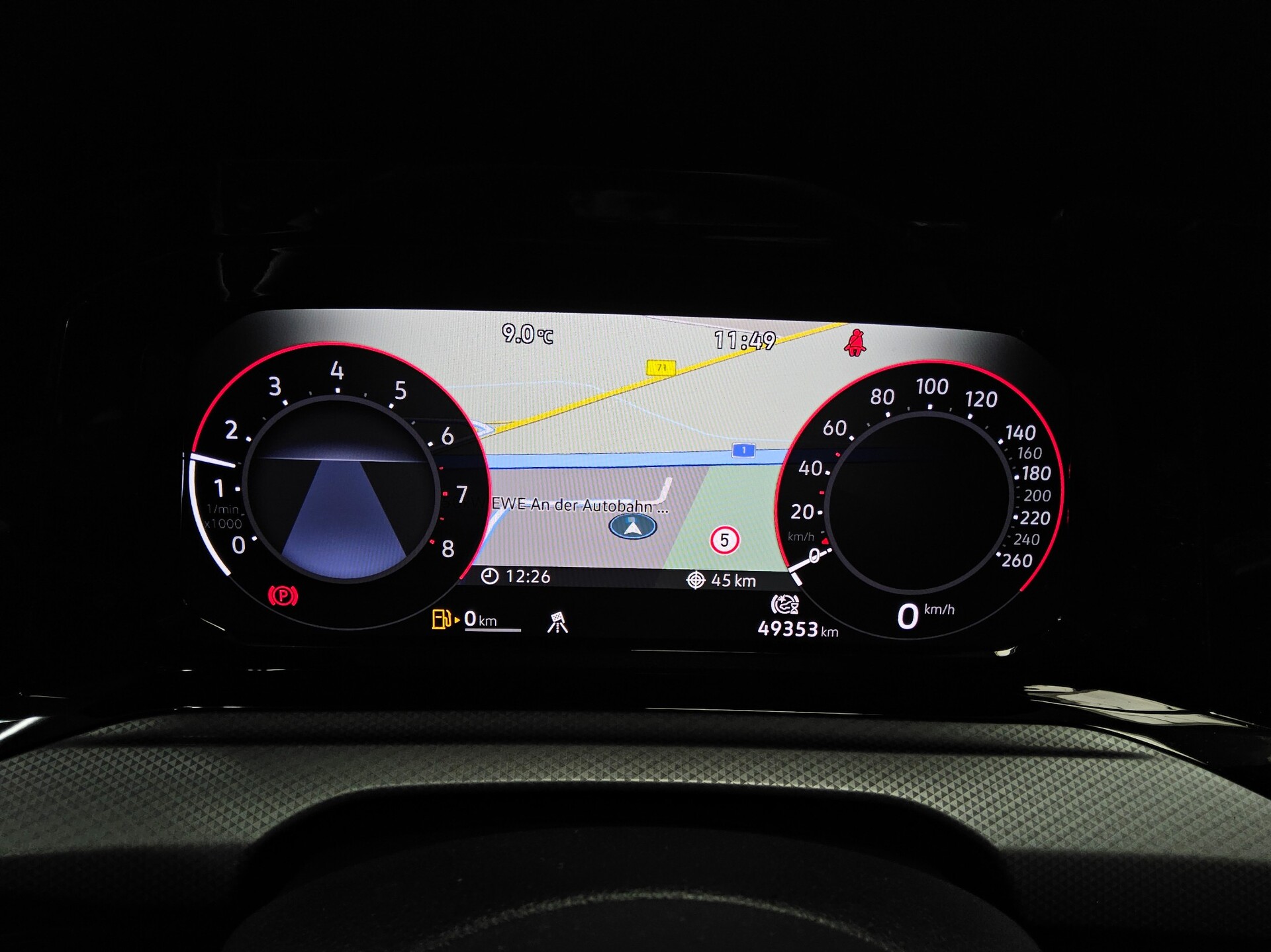 Volkswagen Golf-8 1.5 TSI Active Navi LED+ DC HuD RfK StHzg 8