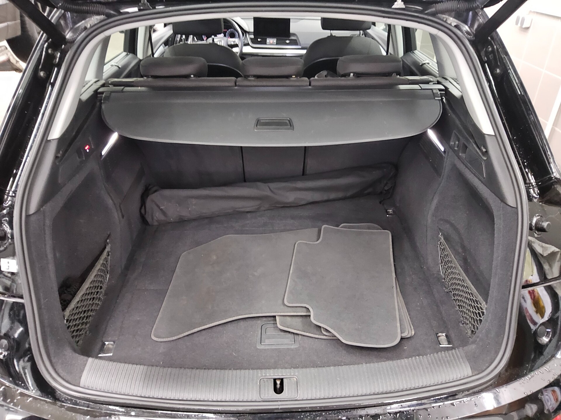 Audi Q5 40 TDI Qu. Navi vc+ LED AHK PDC Shz 12