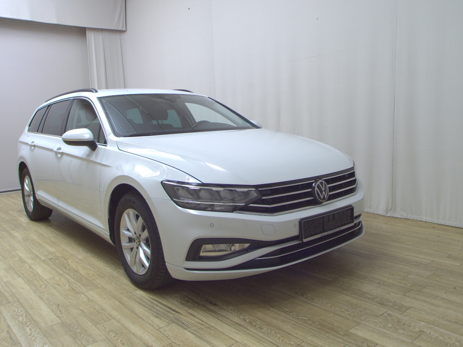 Volkswagen Passat Var. 2.0 TDI Business Navi LED RfK ACC 3
