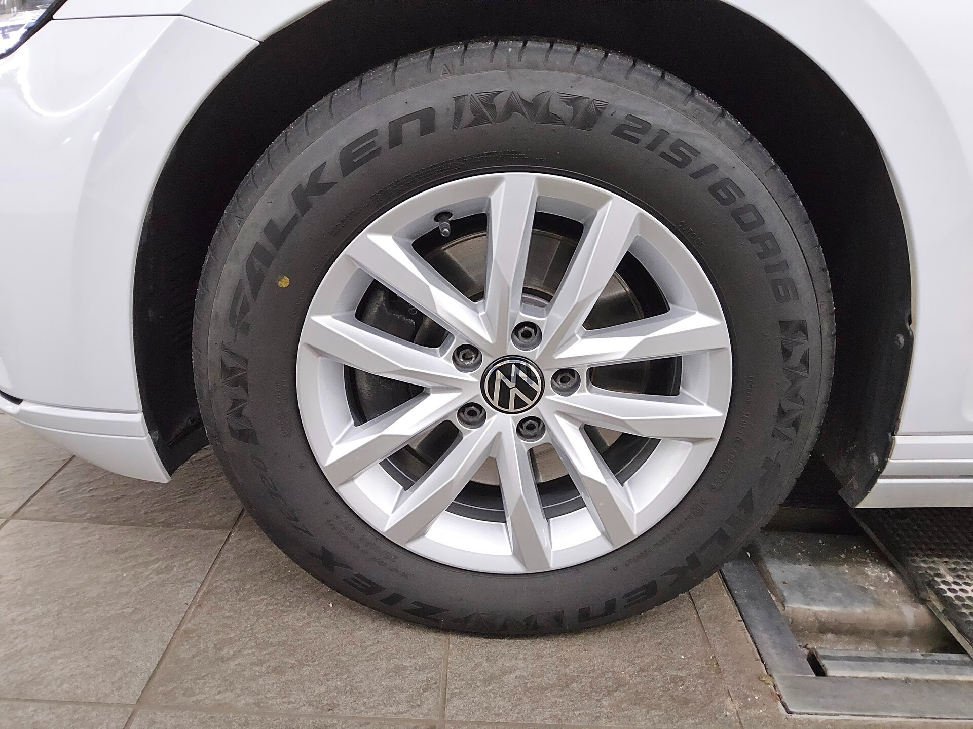 Volkswagen Passat Var. 2.0 TDI Business Navi LED RfK ACC 10