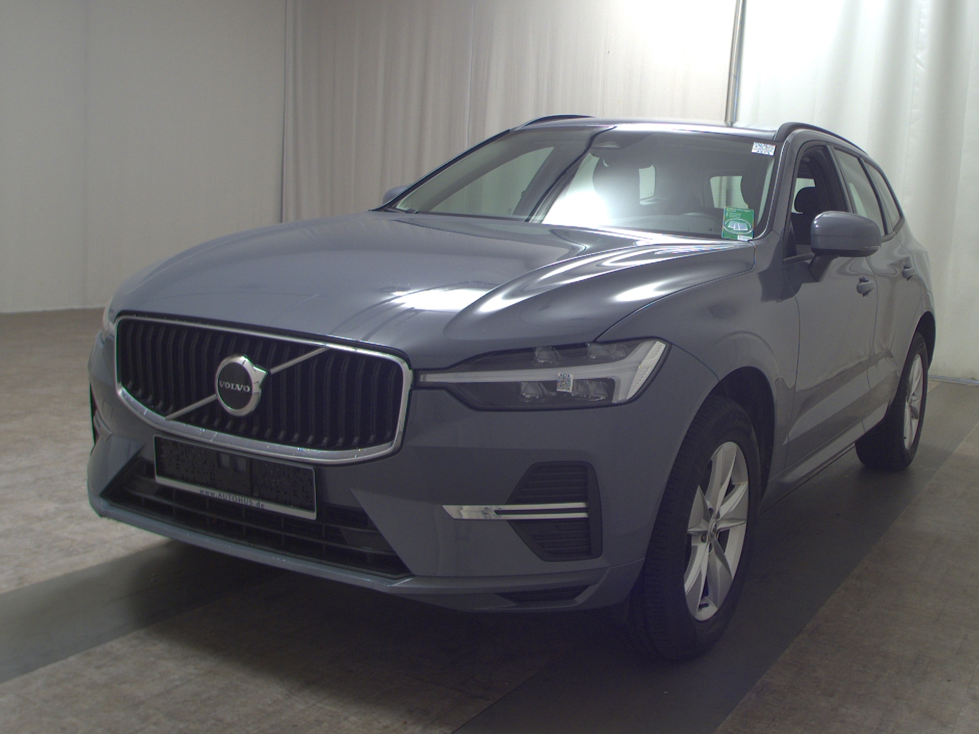 Volvo XC60 B4 Momentum Leder Navi LED RfK AHK Sound 2