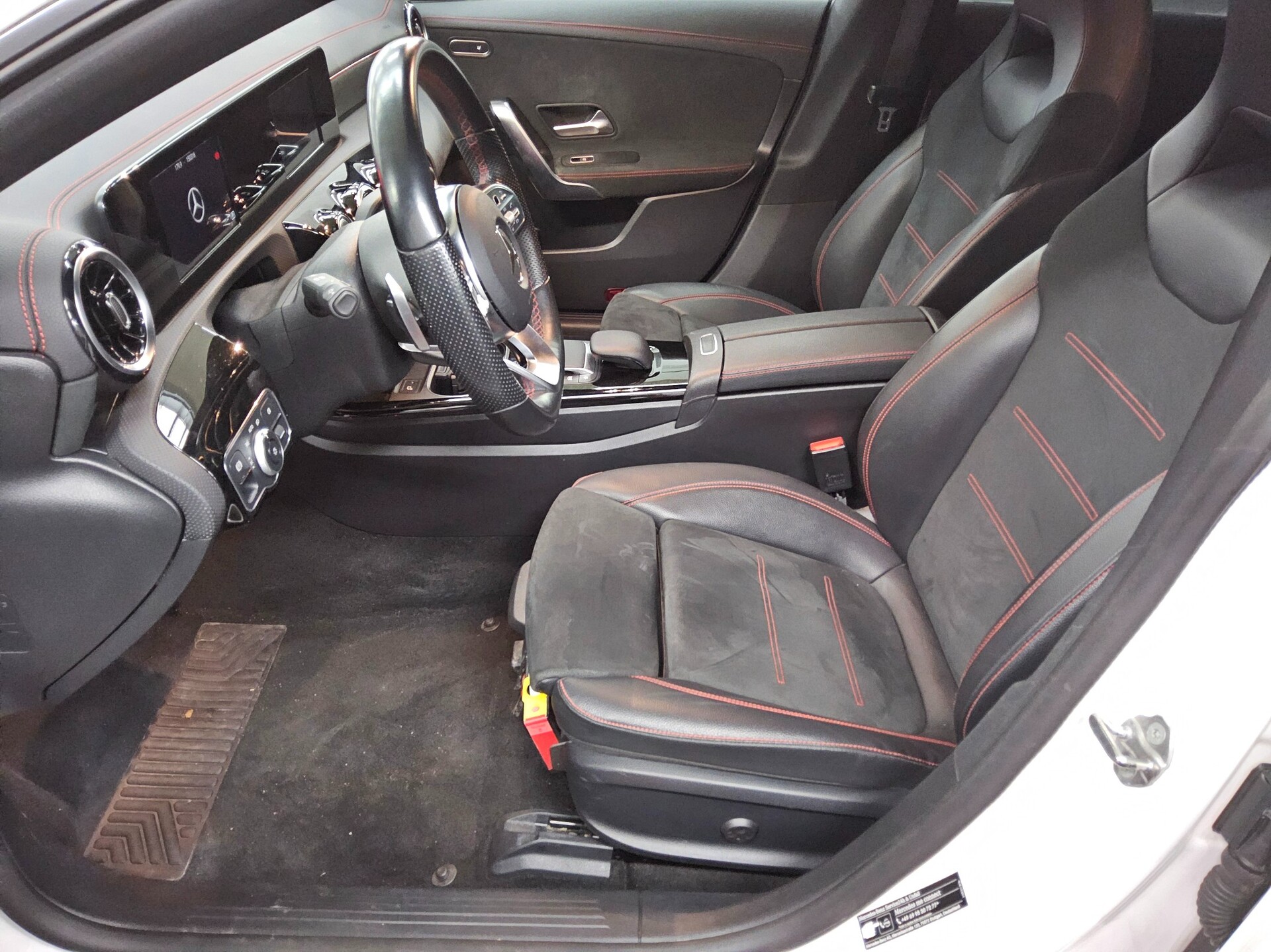 Mercedes-Benz CLA 220 SB d 4M AMG-Line Night Navi LED AHK RfK 9