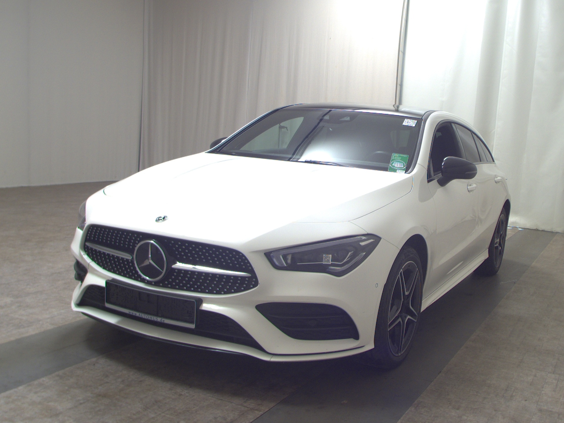 Mercedes-Benz CLA 250 Shooting Brake e AMG-Line Pano Burmester 2