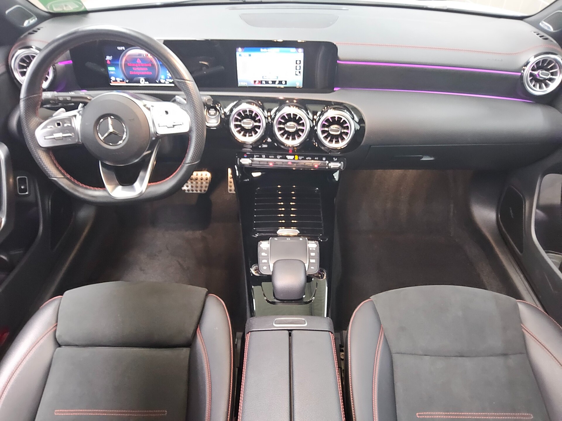 Mercedes-Benz CLA 250 Shooting Brake e AMG-Line Pano Burmester 5