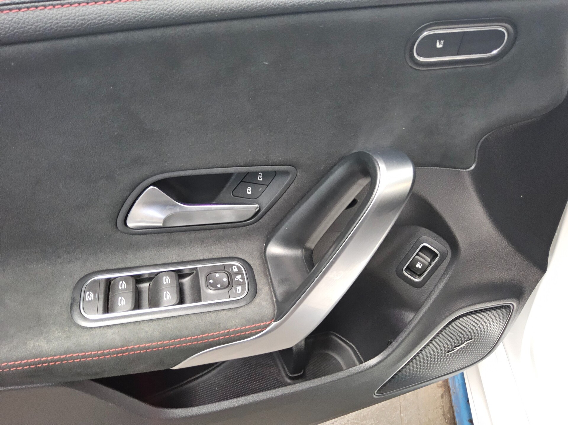 Mercedes-Benz CLA 250 Shooting Brake e AMG-Line Pano Burmester 10