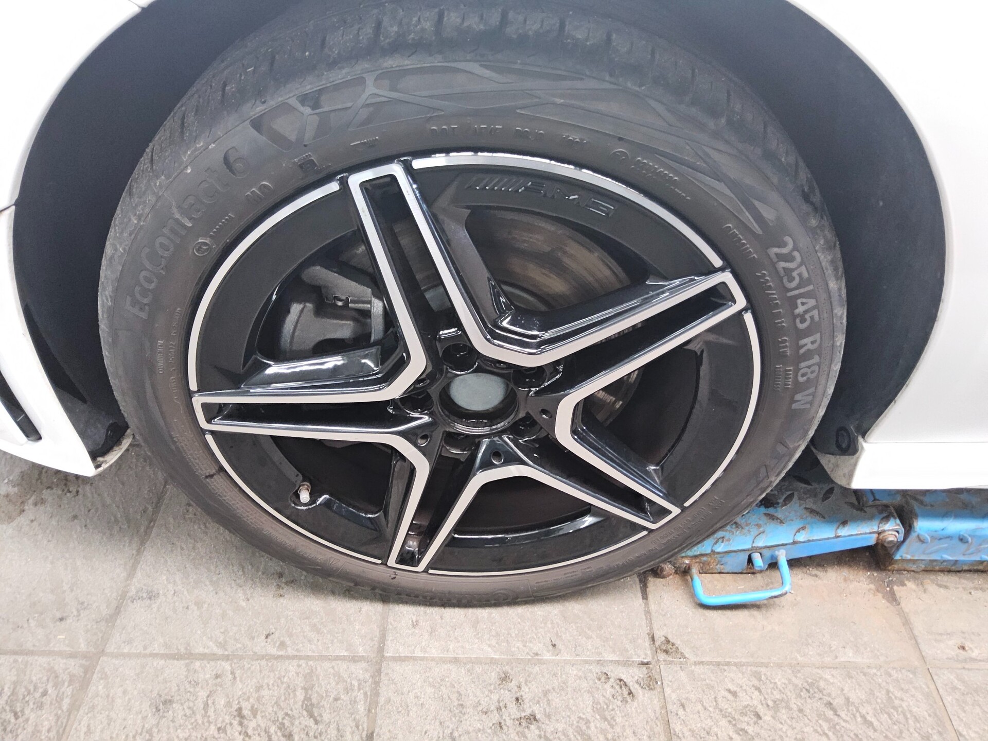 Mercedes-Benz CLA 250 Shooting Brake e AMG-Line Pano Burmester 11