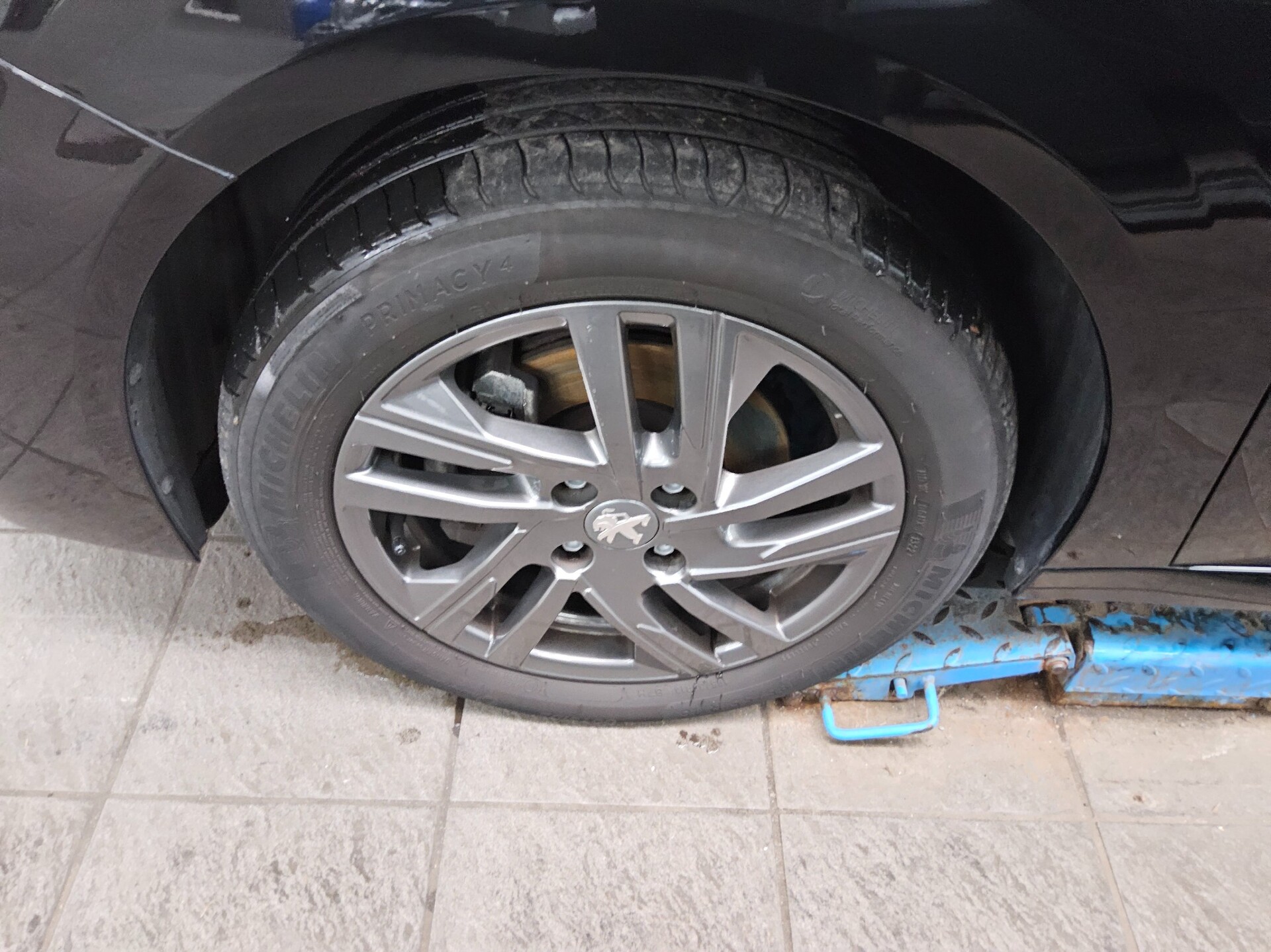 Peugeot 208 1.5 BlueHDI Active Navi LED PDC Shz Tempomat 10