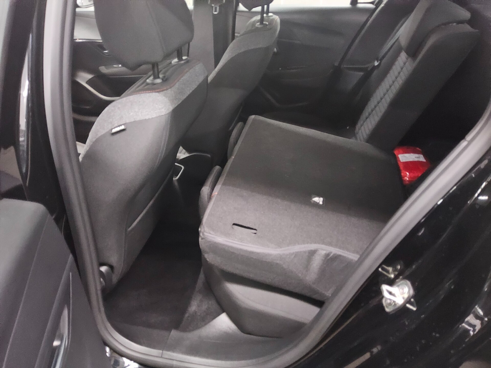 Peugeot 208 1.5 BlueHDI Active Navi LED PDC Shz Tempomat 13