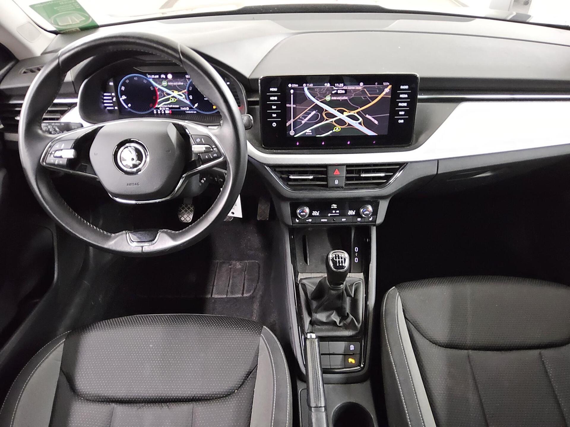 Skoda Kamiq 1.0 TSI Tour Navi LED virtual RfK Shz PDC 5