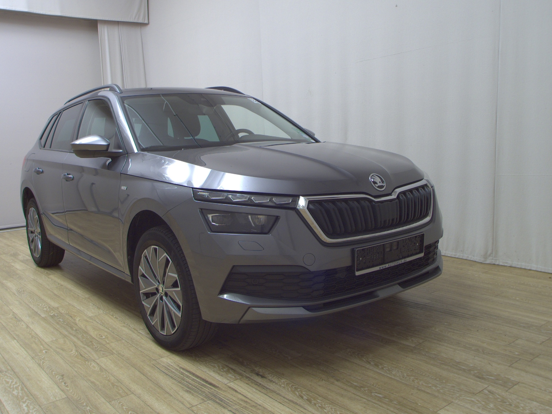 Skoda Kamiq 1.0 TSI Tour Navi LED virtual RfK Shz PDC 3