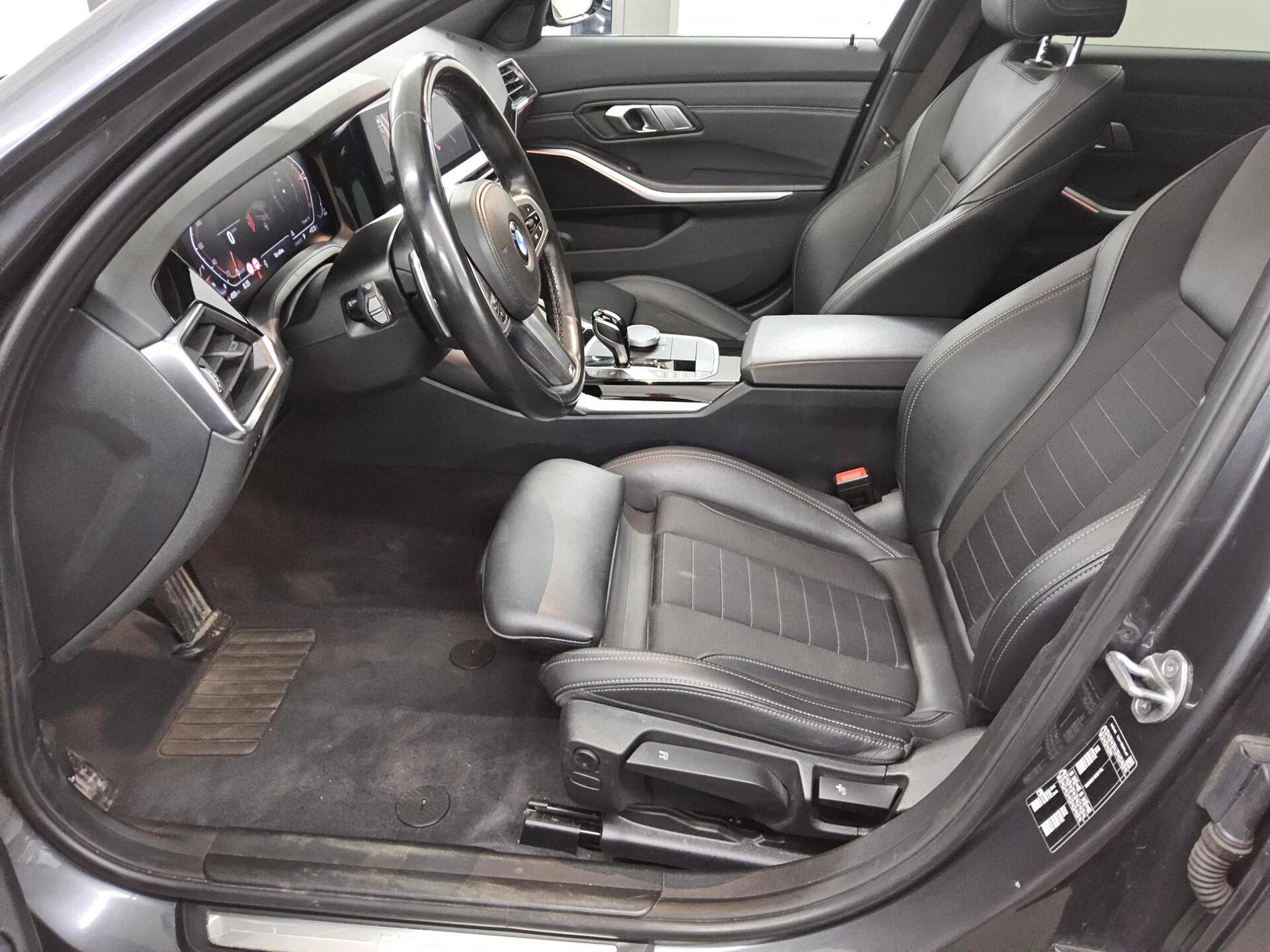 BMW 320d Touring Sport-Line T-Leder Navi Laser Pano 9