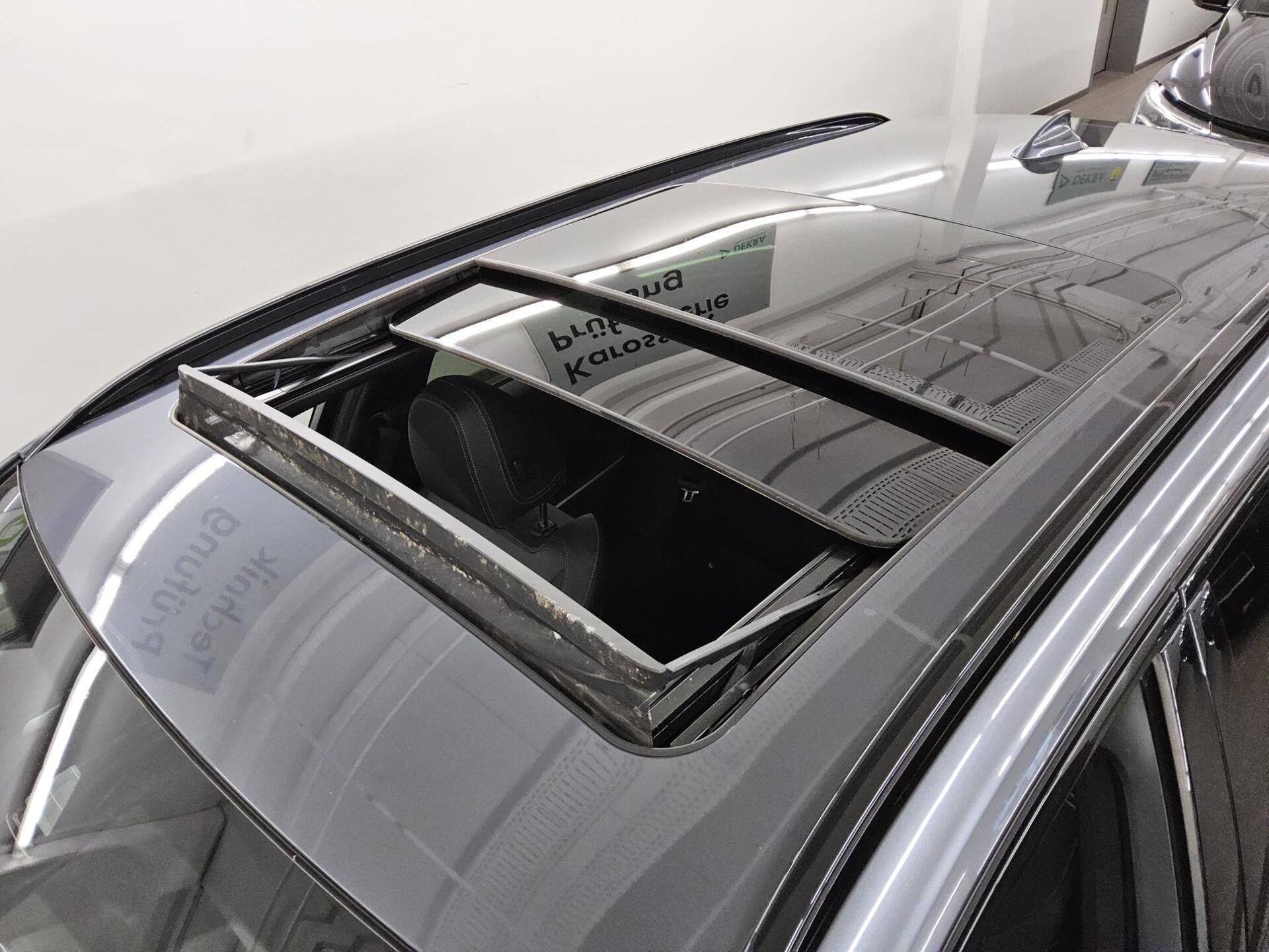 BMW 320d Touring Sport-Line T-Leder Navi Laser Pano 13