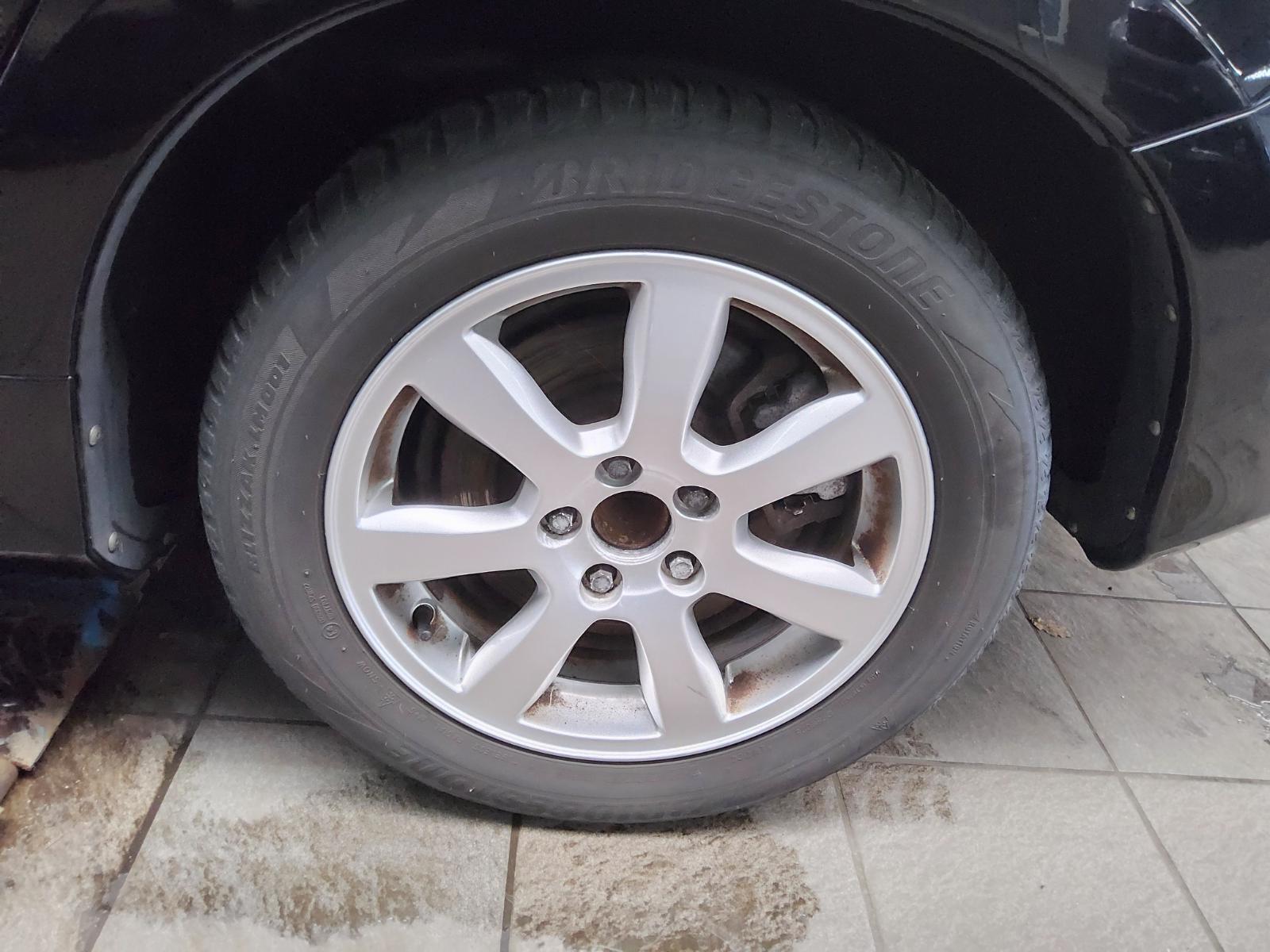 Volvo V60 D5 Kinetic Leder Navi AHK StHzg Shz HU 05/27 11