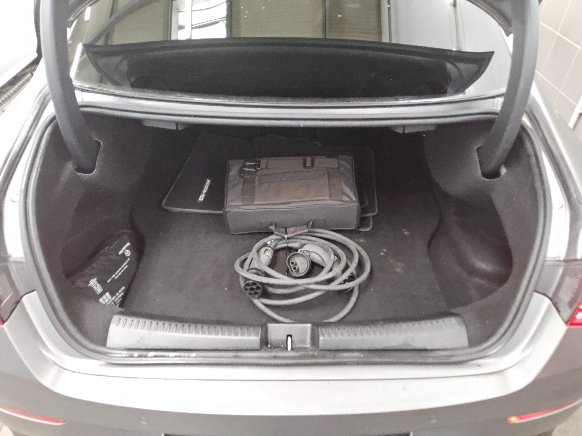 Mercedes-Benz CLA 250 e AMG-Line Navi MB-LED Night 360° Sound 12