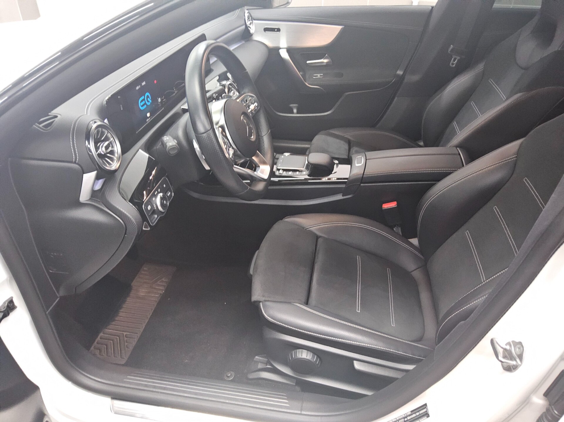 Mercedes-Benz CLA 250 Shooting Brake e AMG-Line Navi LED MBUX 9