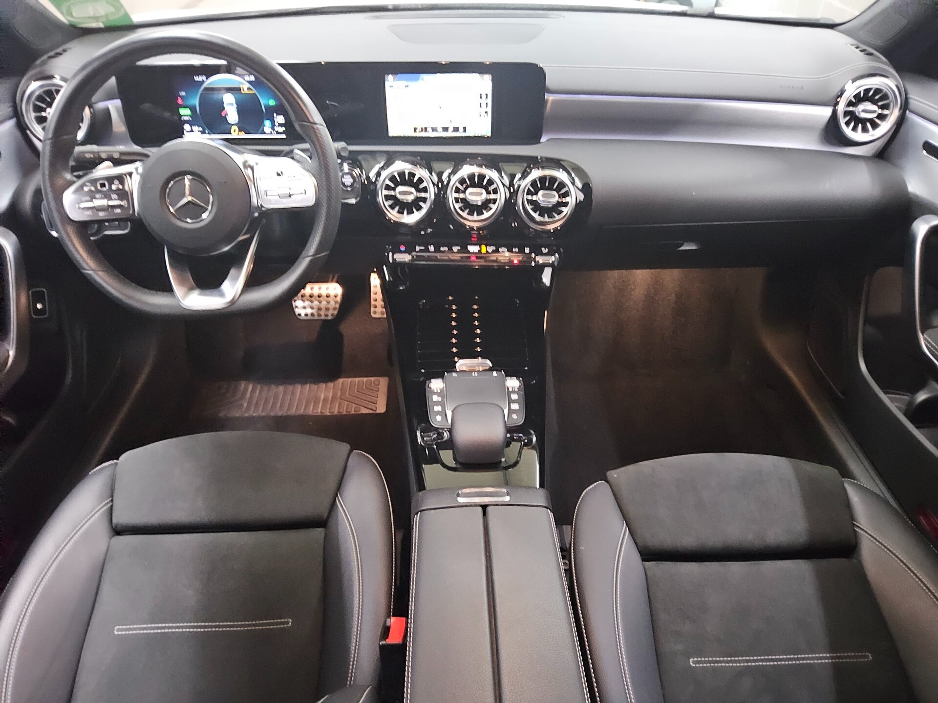 Mercedes-Benz CLA 250 Shooting Brake e AMG-Line Navi LED MBUX 5