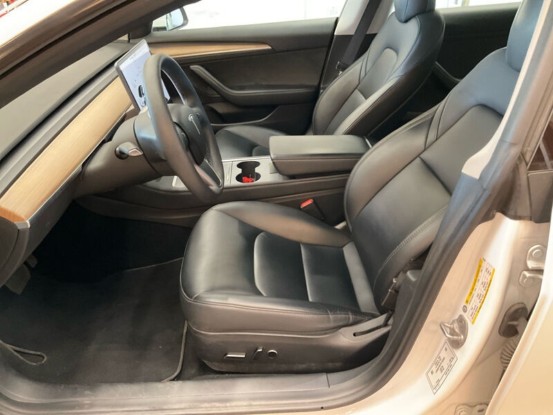 Tesla Model 3 Leder Navi LED 6