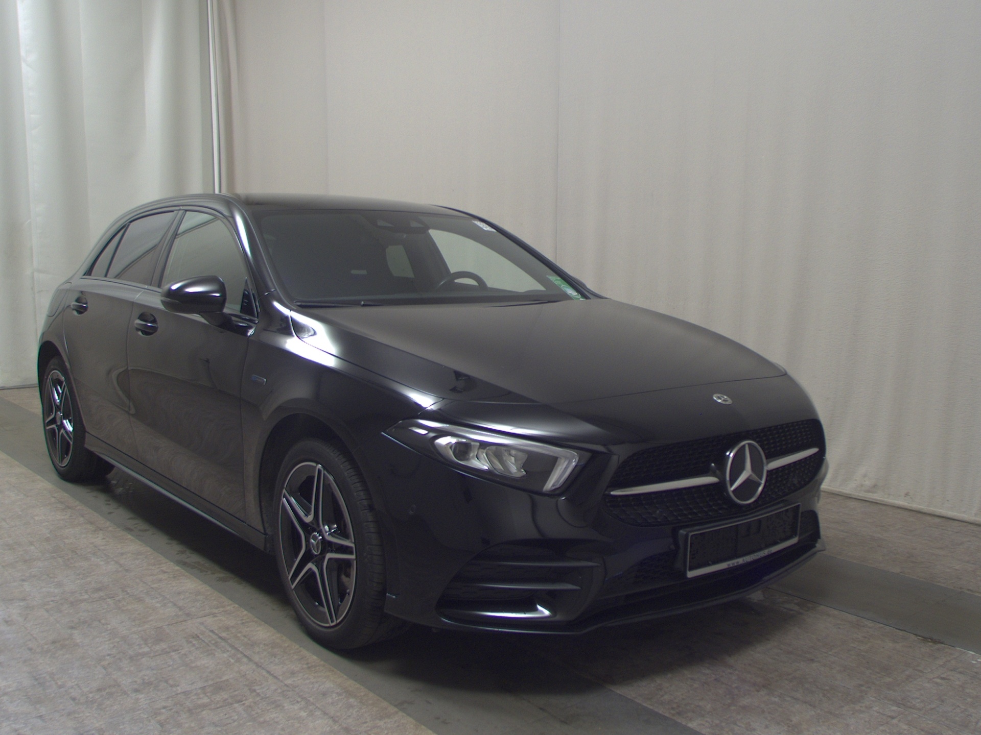 Mercedes-Benz A 250 e AMG-Line Night Navi LED MBUX+ Kamera 3