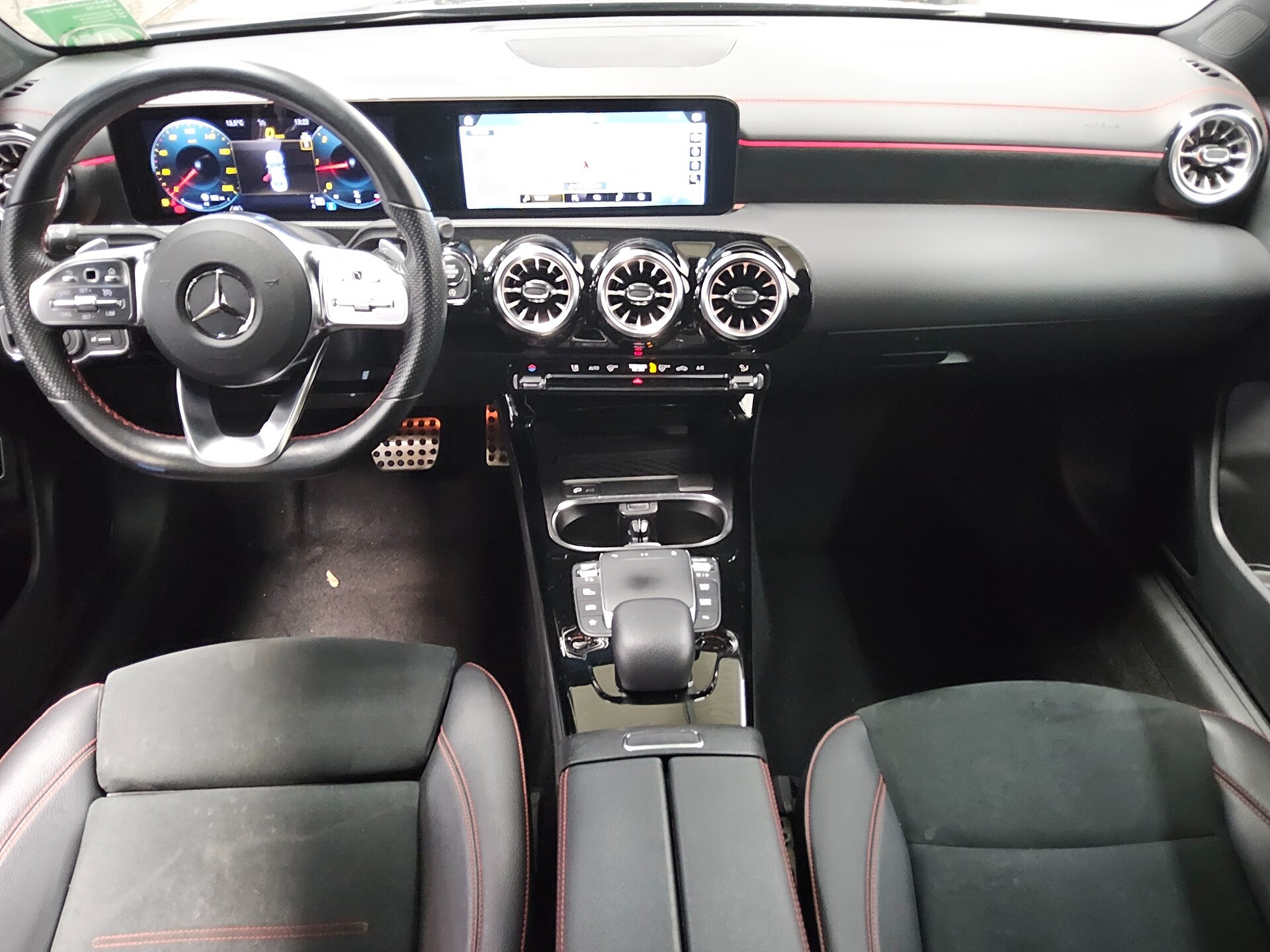 Mercedes-Benz CLA 200 d AMG-Line Night Navi LED MBUX 5