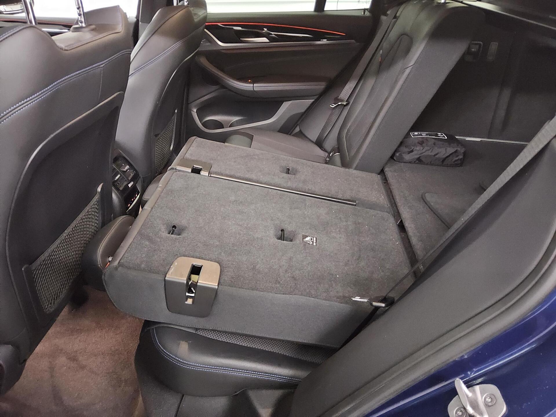 BMW X3 xDrive20d M-Sport T-Leder Navi LED RfK AHK 12