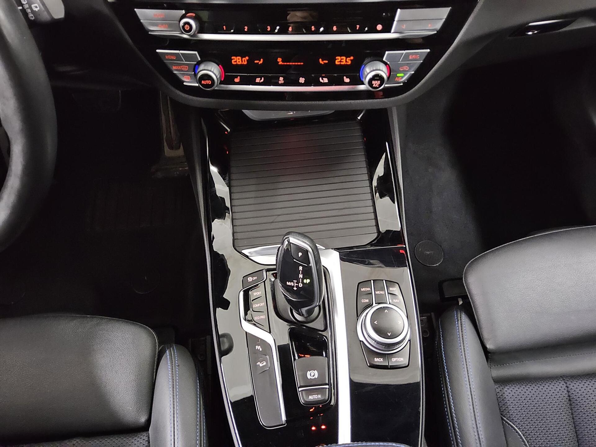 BMW X3 xDrive20d M-Sport T-Leder Navi LED RfK AHK 6