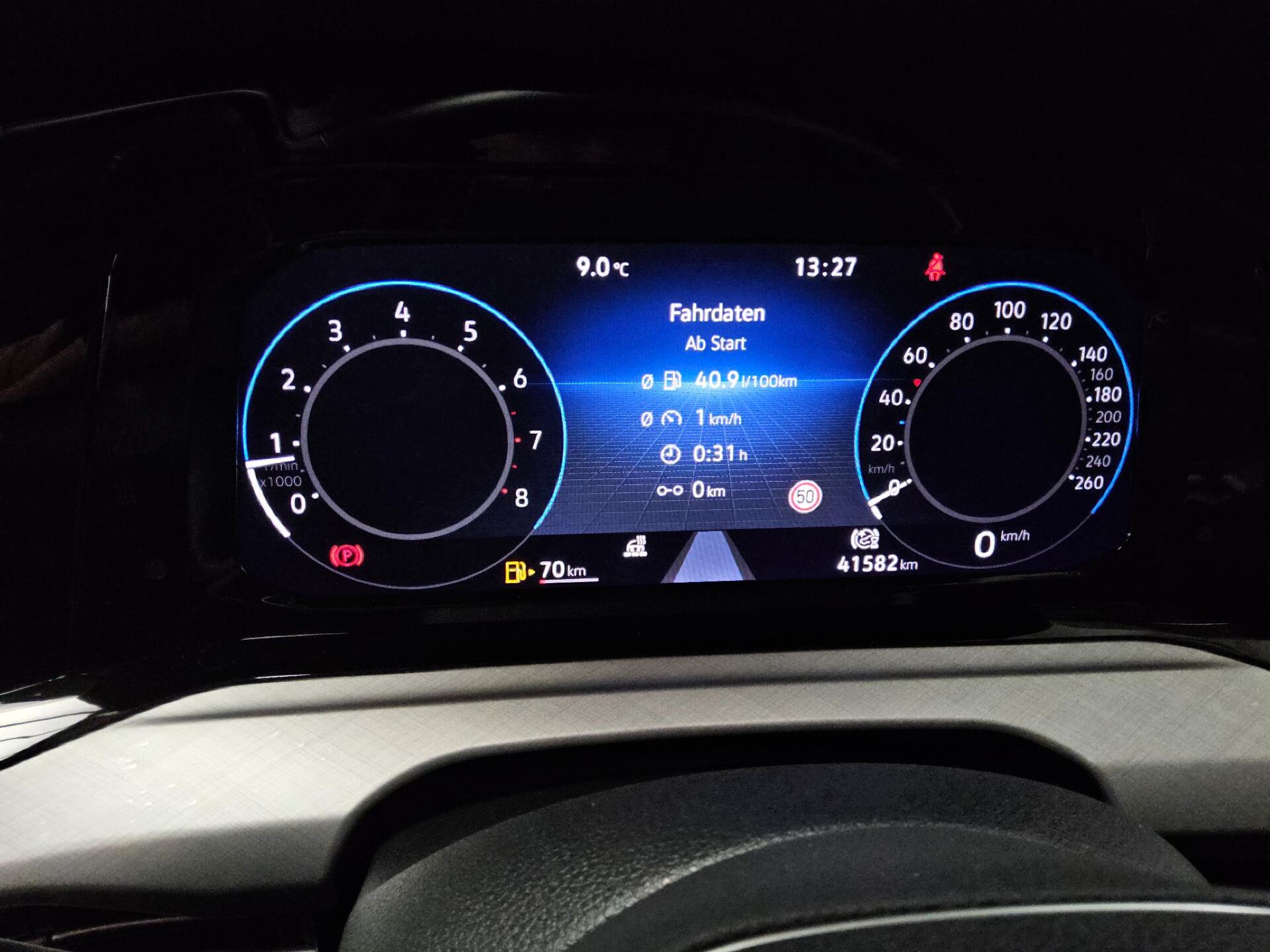 Volkswagen Golf-8 1.5 TSI Life Navi LED+ DC Ambiente Shz 8