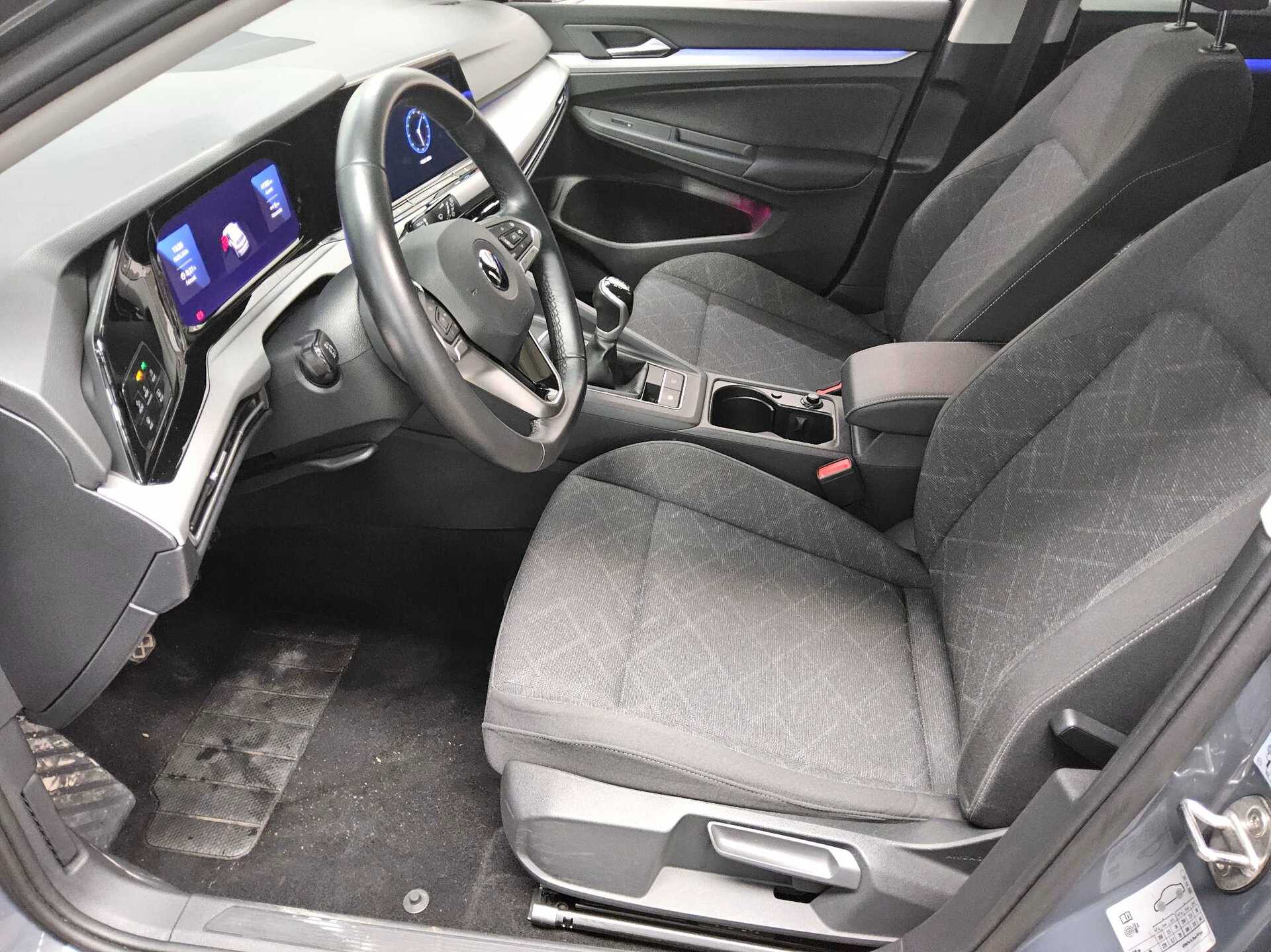 Volkswagen Golf-8 1.5 TSI Life Navi LED+ DC Ambiente Shz 9