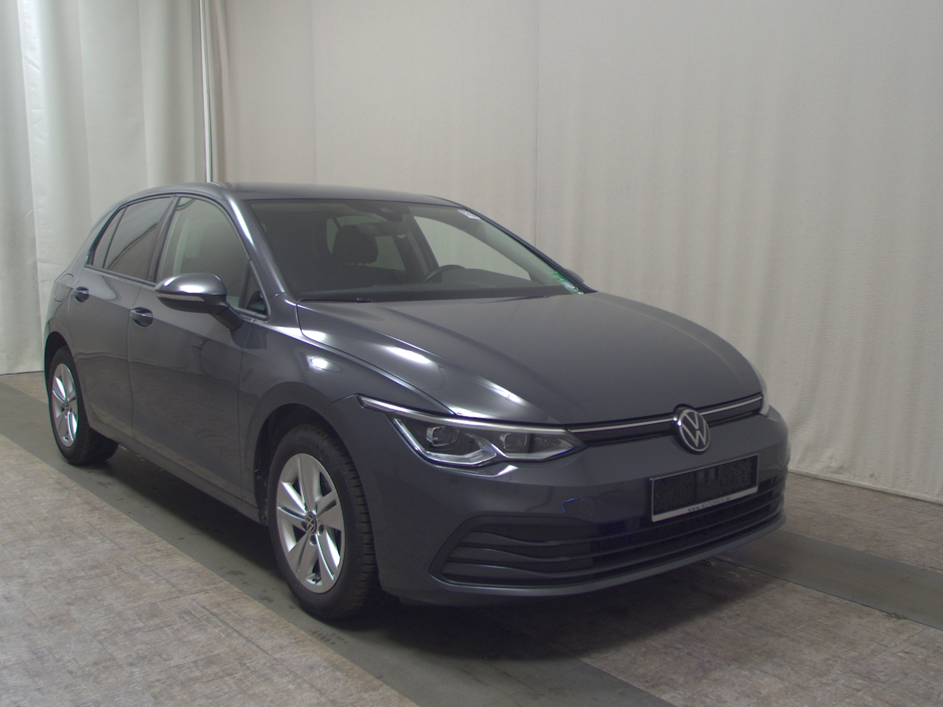 Volkswagen Golf-8 1.5 TSI Life Navi LED+ DC Ambiente Shz 3