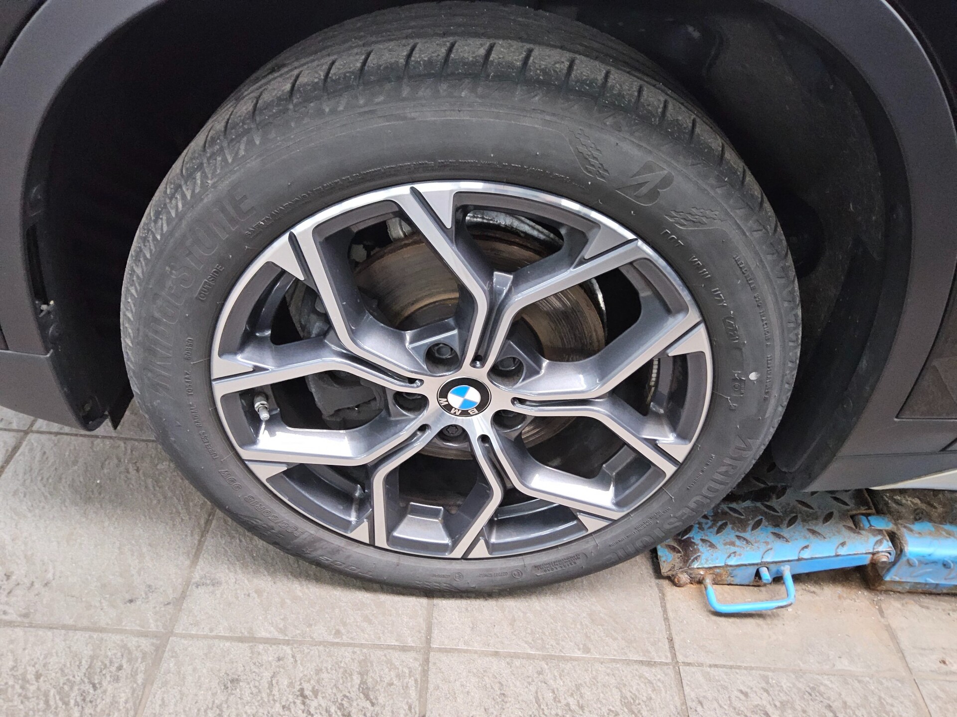 BMW X1 sDrive18d X-Line T-Leder Navi LED+ Pano AHK 10