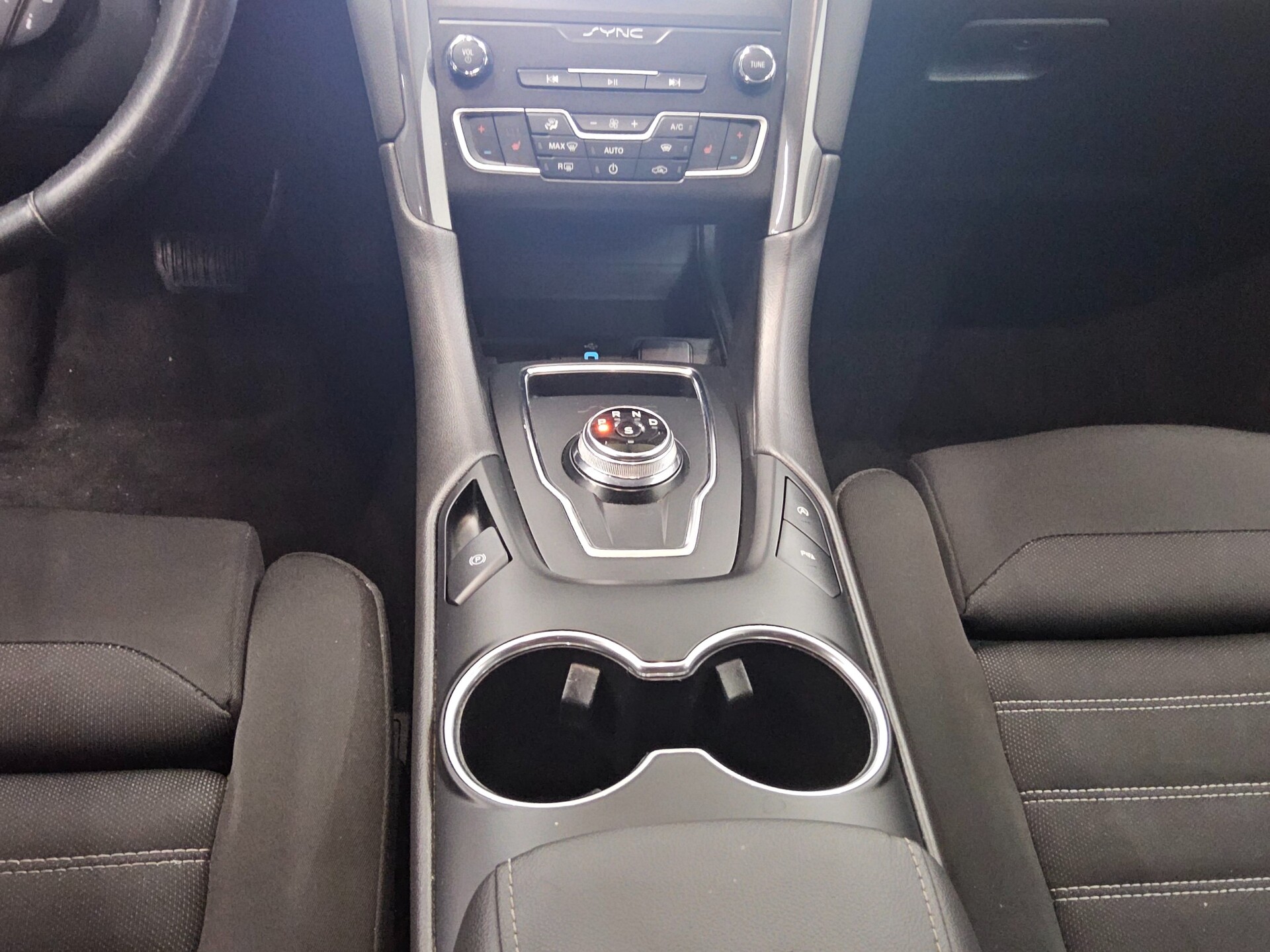 Ford Mondeo Turnier 2.0 EB Business Navi LED RfK AHK 6