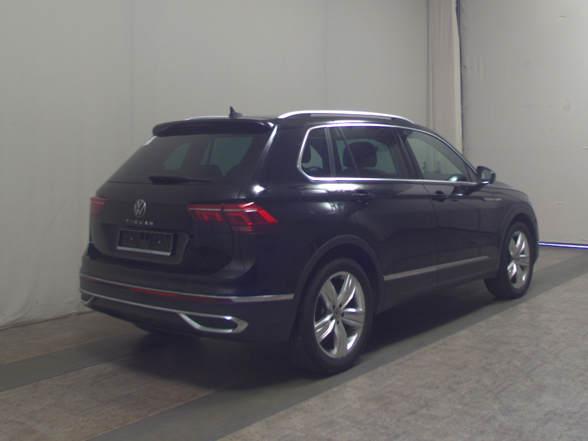 Volkswagen Tiguan 2.0 TDI Elegance Leder Navi LED AID H-K 4