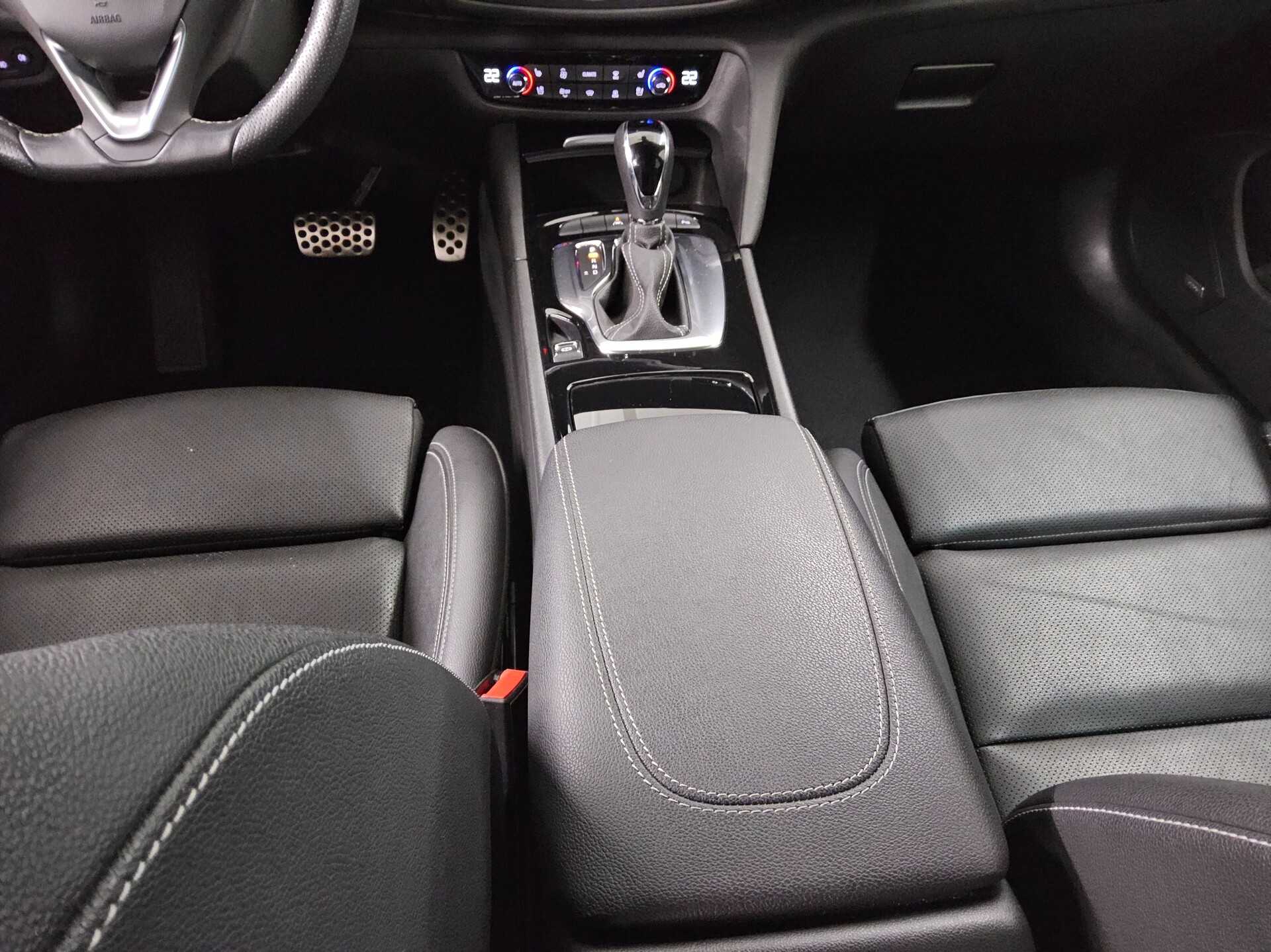 Opel Insignia ST 2.0 CDTI 4x4 Business Ed. Navi LED 6