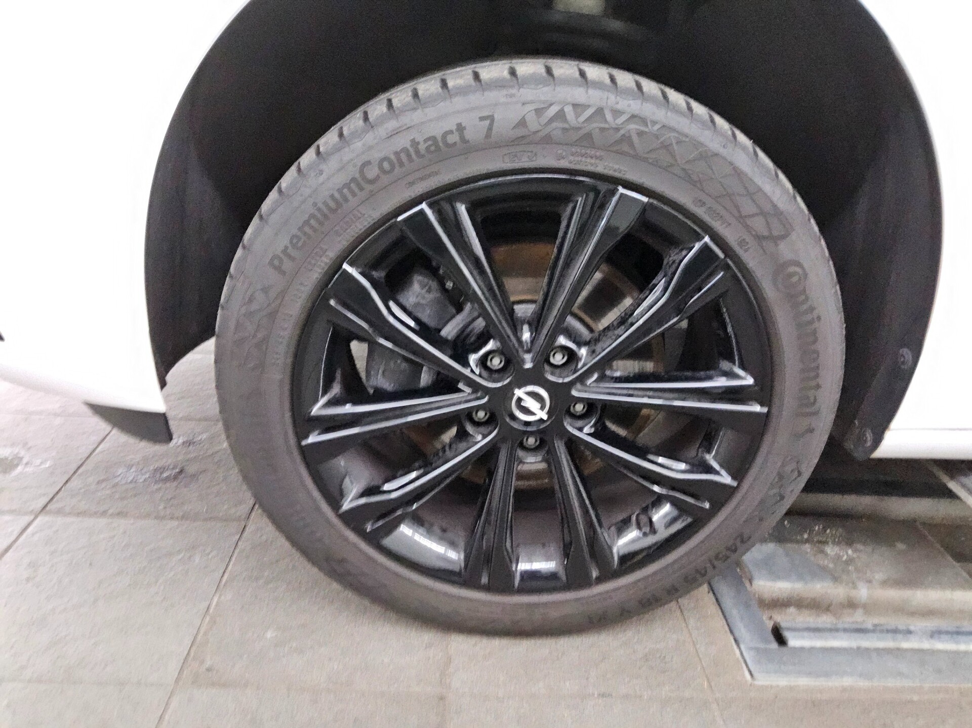 Opel Insignia ST 2.0 CDTI 4x4 Business Ed. Navi LED 10