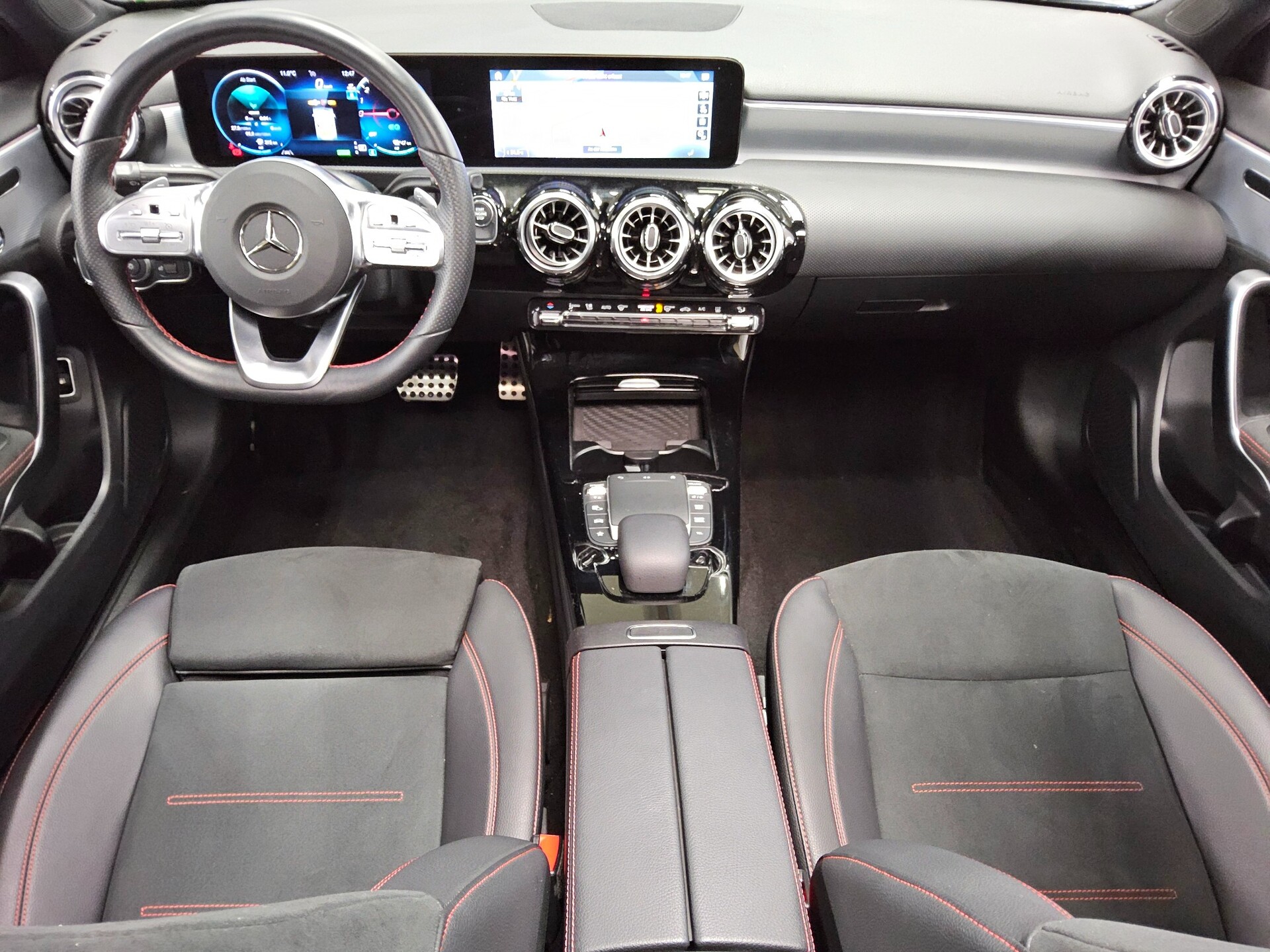 Mercedes-Benz A 250 e AMG-Line Navi LED Pano PDC Shz Tempomat 5