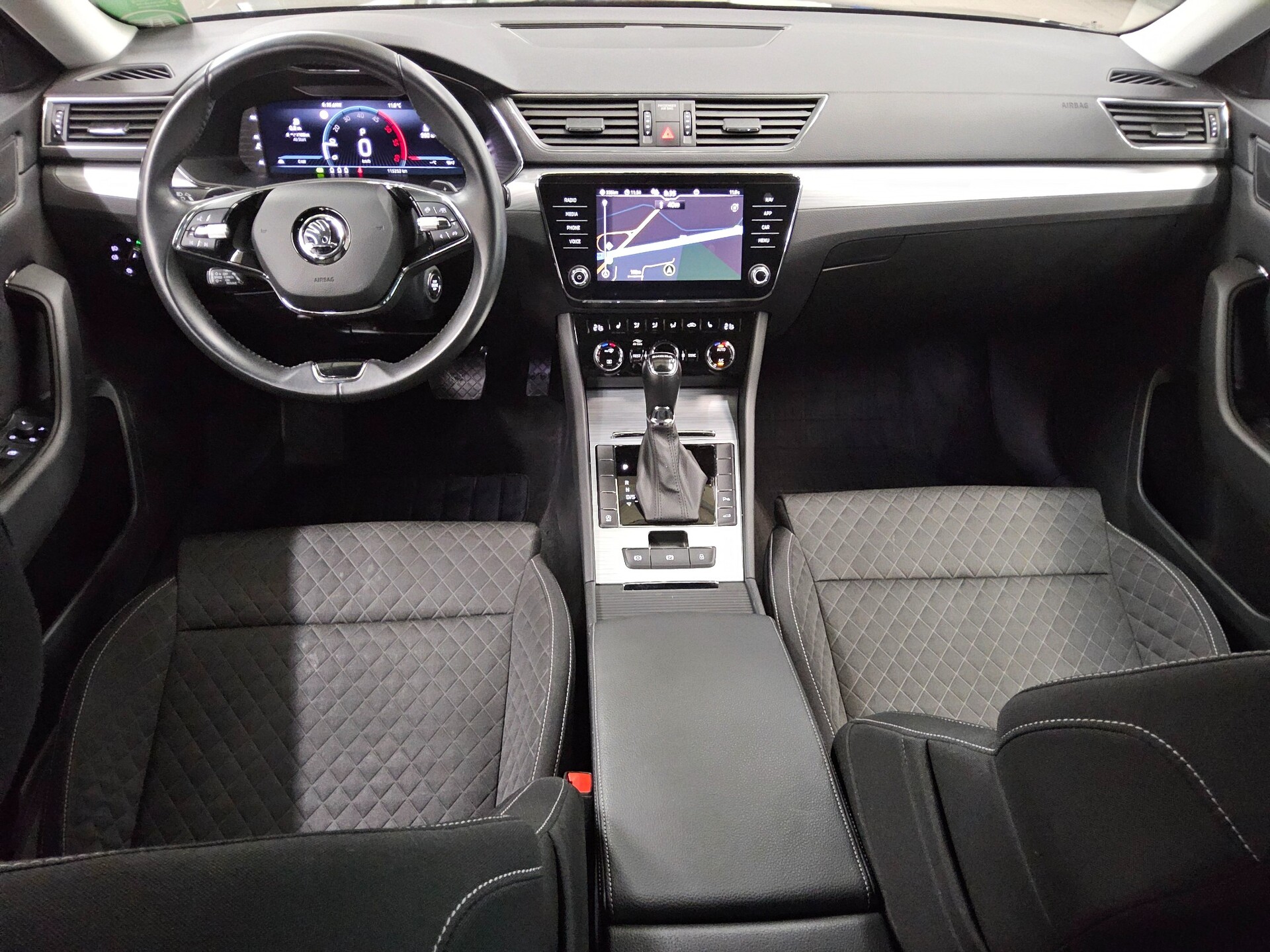 Skoda Superb Kombi 2.0 TDI Ambition Navi LED vc RfK 5