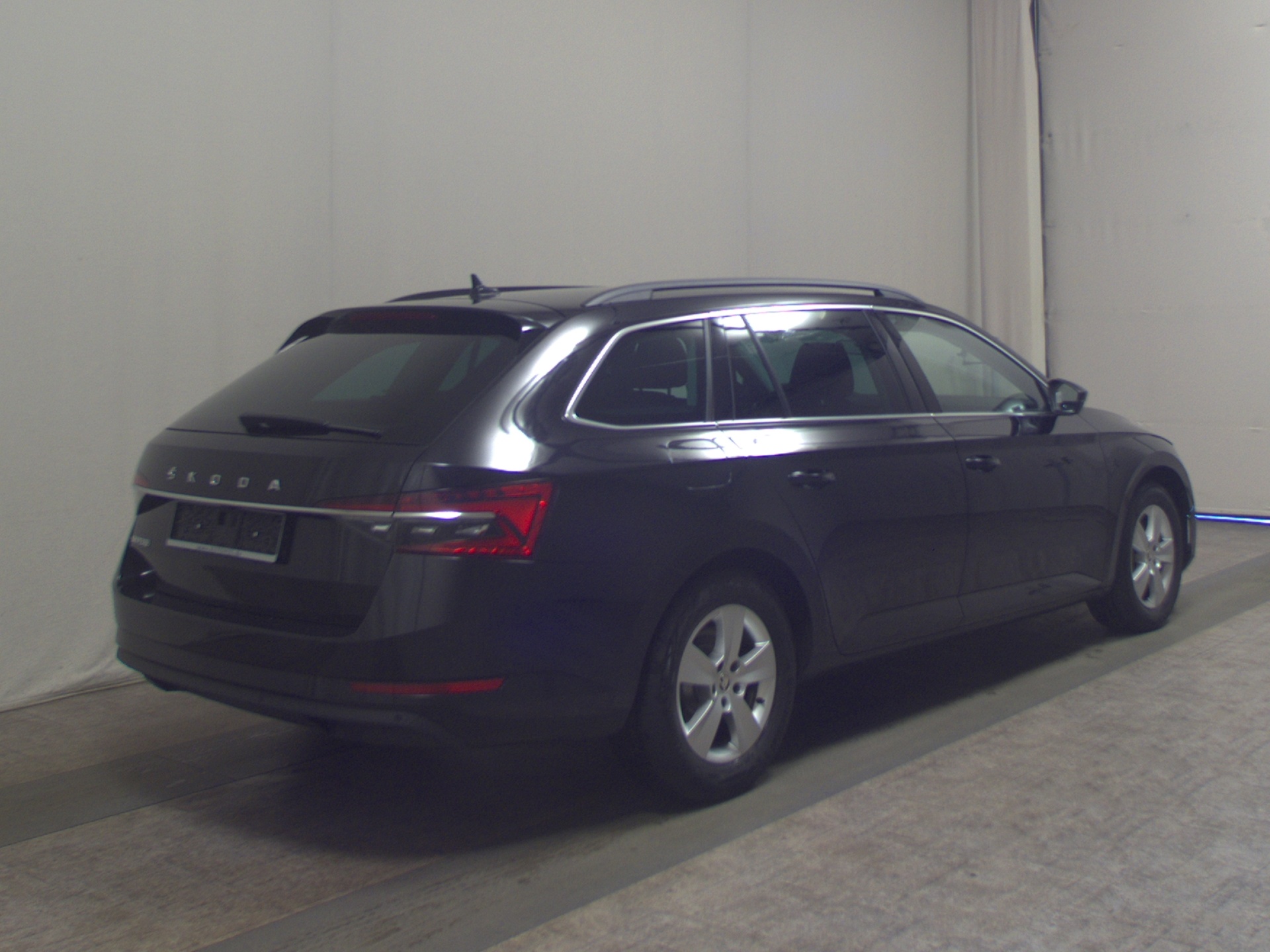 Skoda Superb Kombi 2.0 TDI Ambition Navi LED vc RfK 4