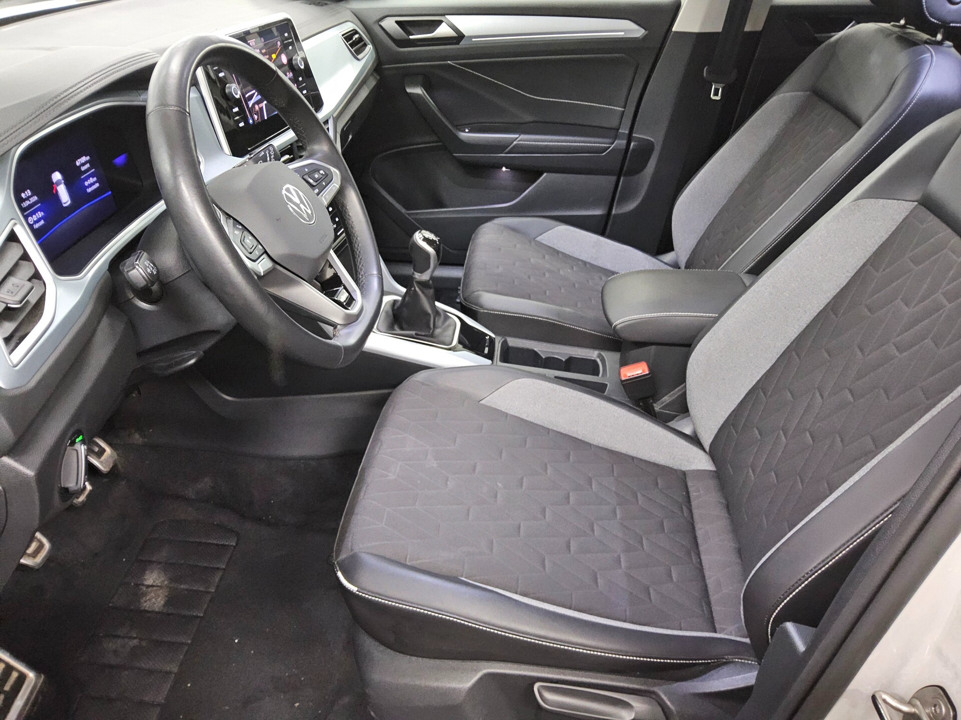 Volkswagen T-Roc 1.0 TSI Navi LED DC ACC PDC Shz 9