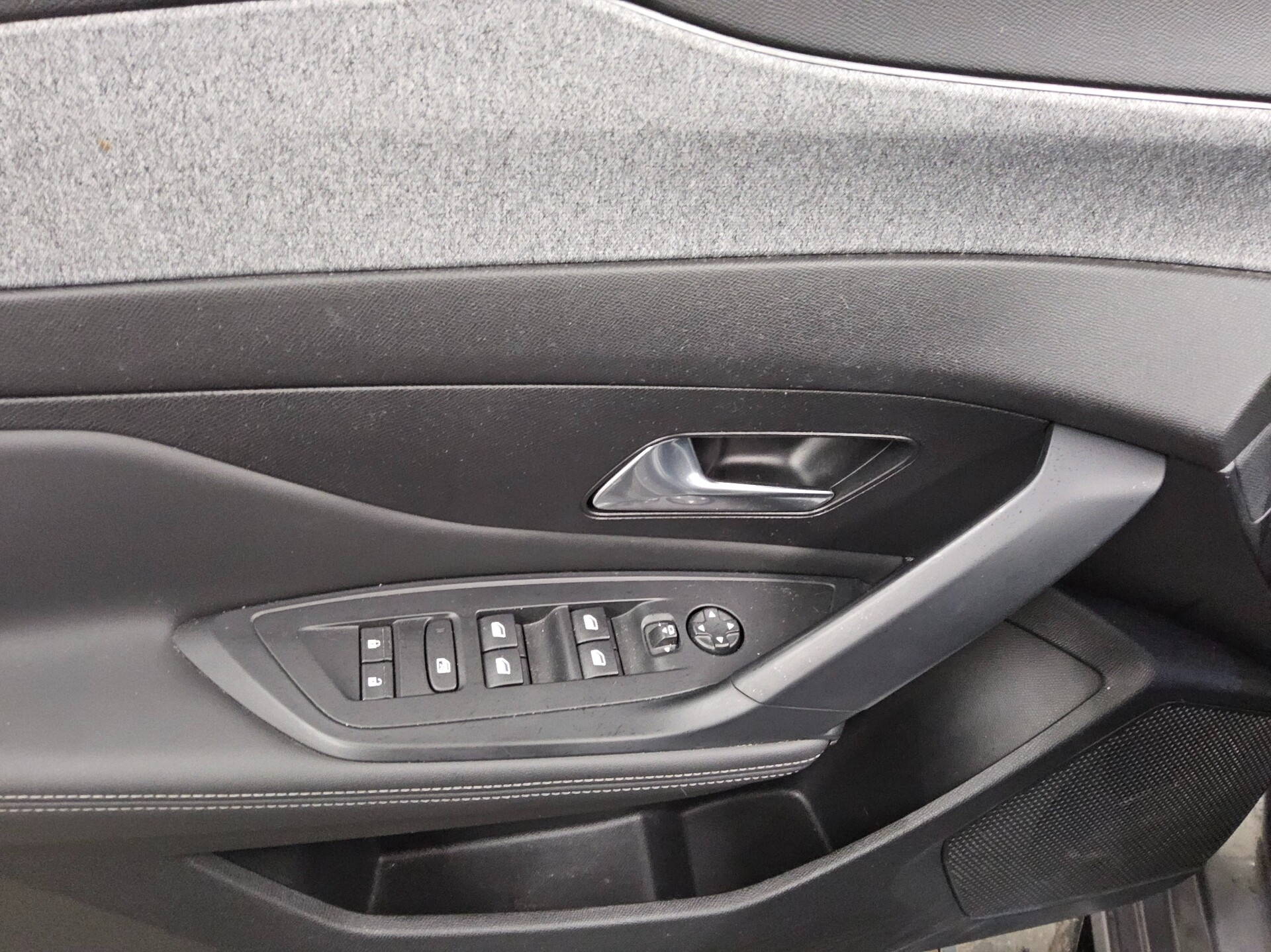 Peugeot 308 1.5 BlueHDi 130 Allure T-Leder Navi LED 360° 10