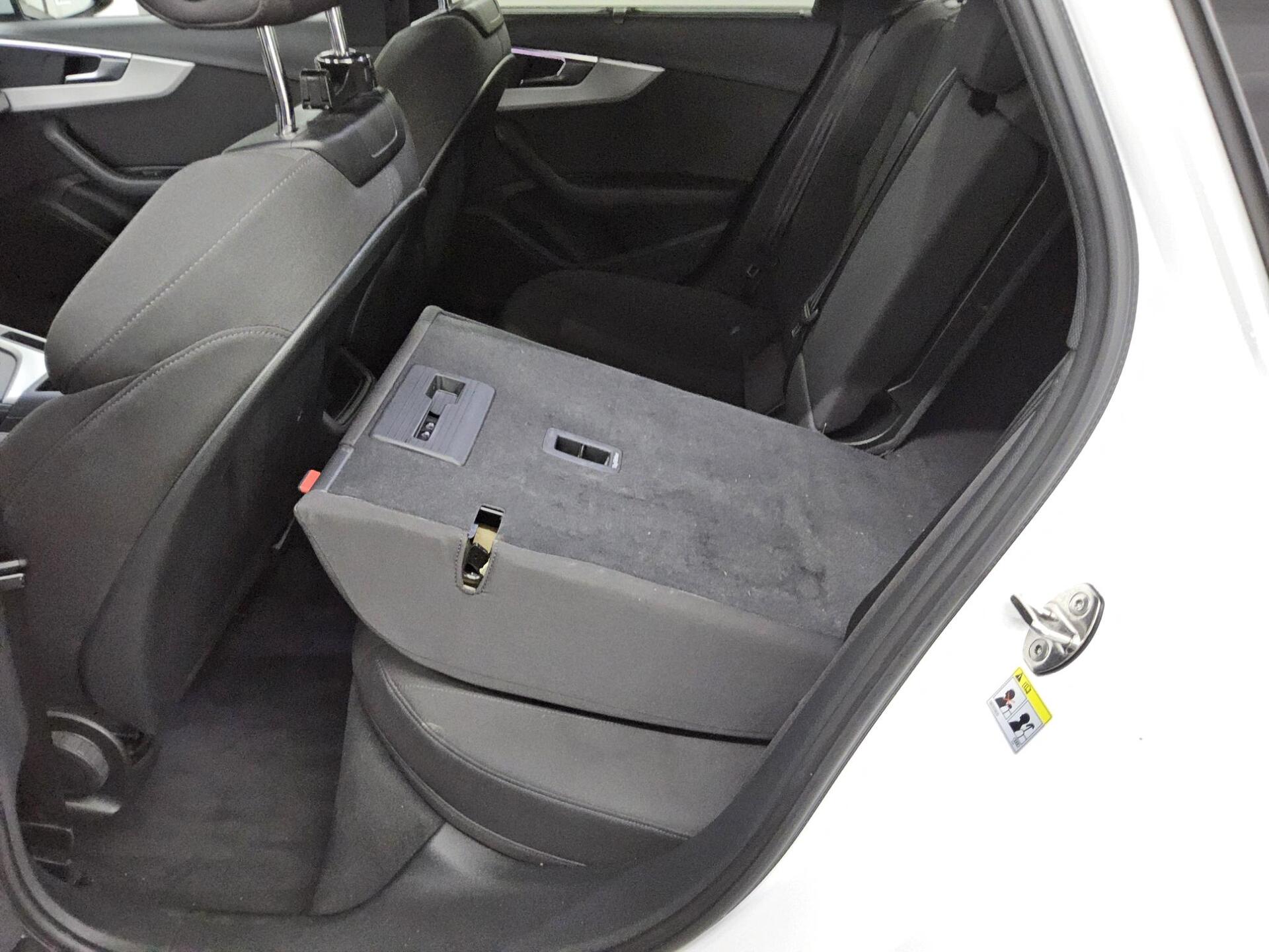 Audi A4 Avant 40 TDI advanced Navi+ LED vc Shz PDC 13