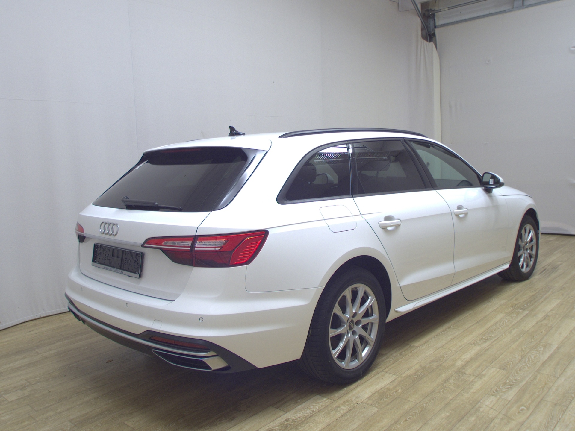 Audi A4 Avant 40 TDI advanced Navi+ LED vc Shz PDC 4