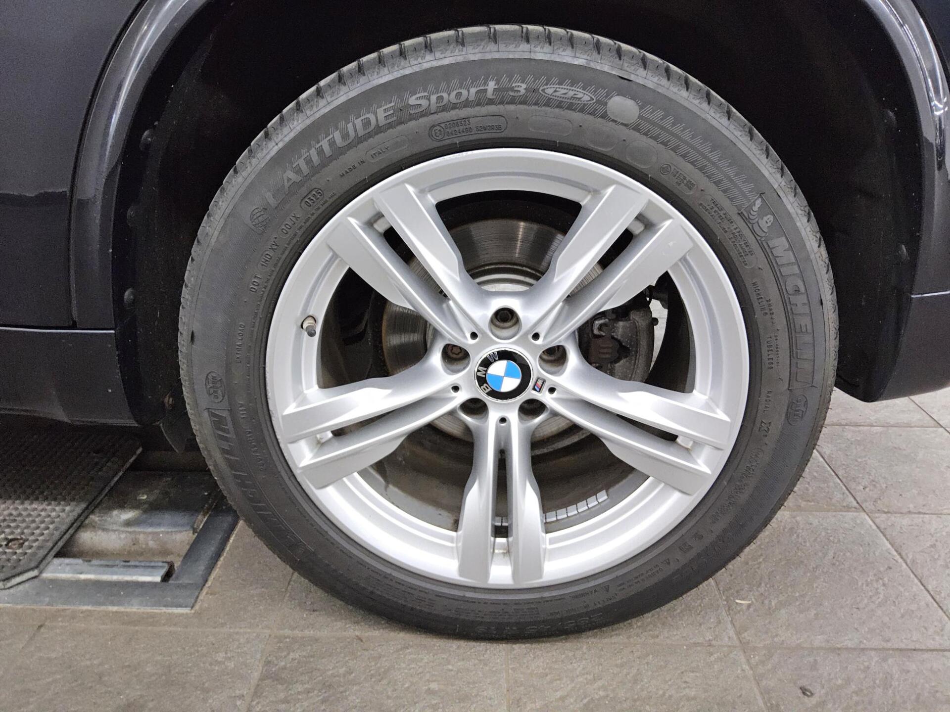 BMW X5 xDrive30d M-Sport Leder Navi LED HuD HiFi AHK 10