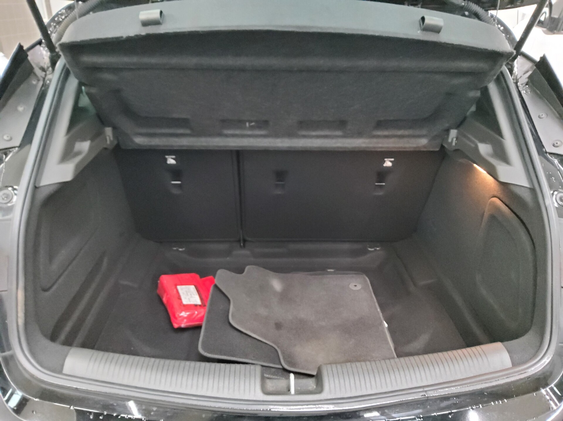 Opel Astra 1.5 D Elegance T-Leder Navi LED RfK Shz 11