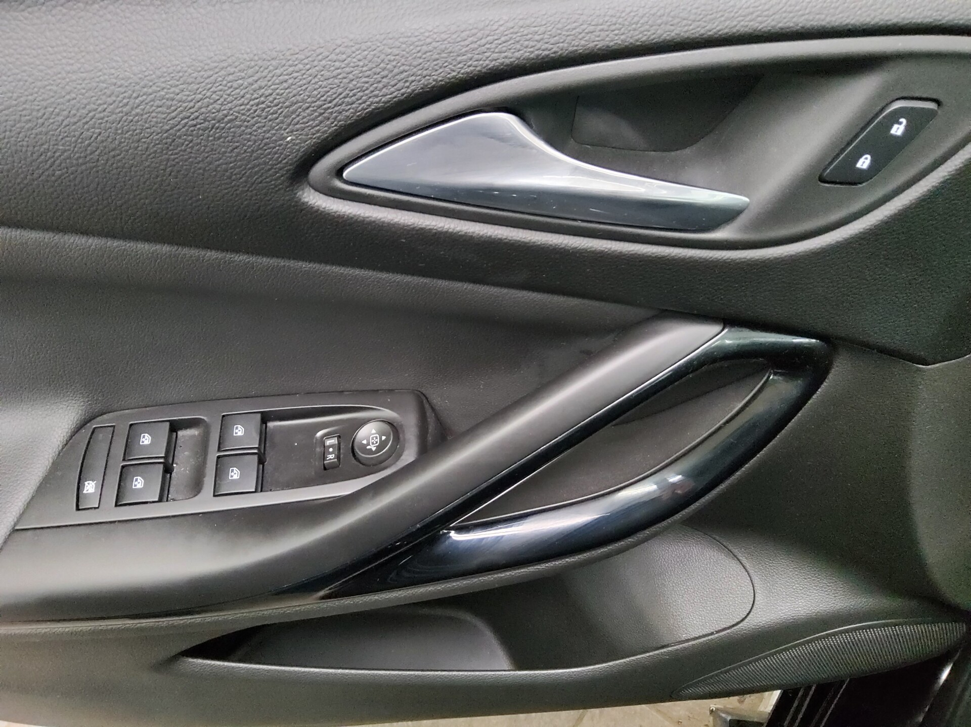 Opel Astra 1.5 D Elegance T-Leder Navi LED RfK Shz 9