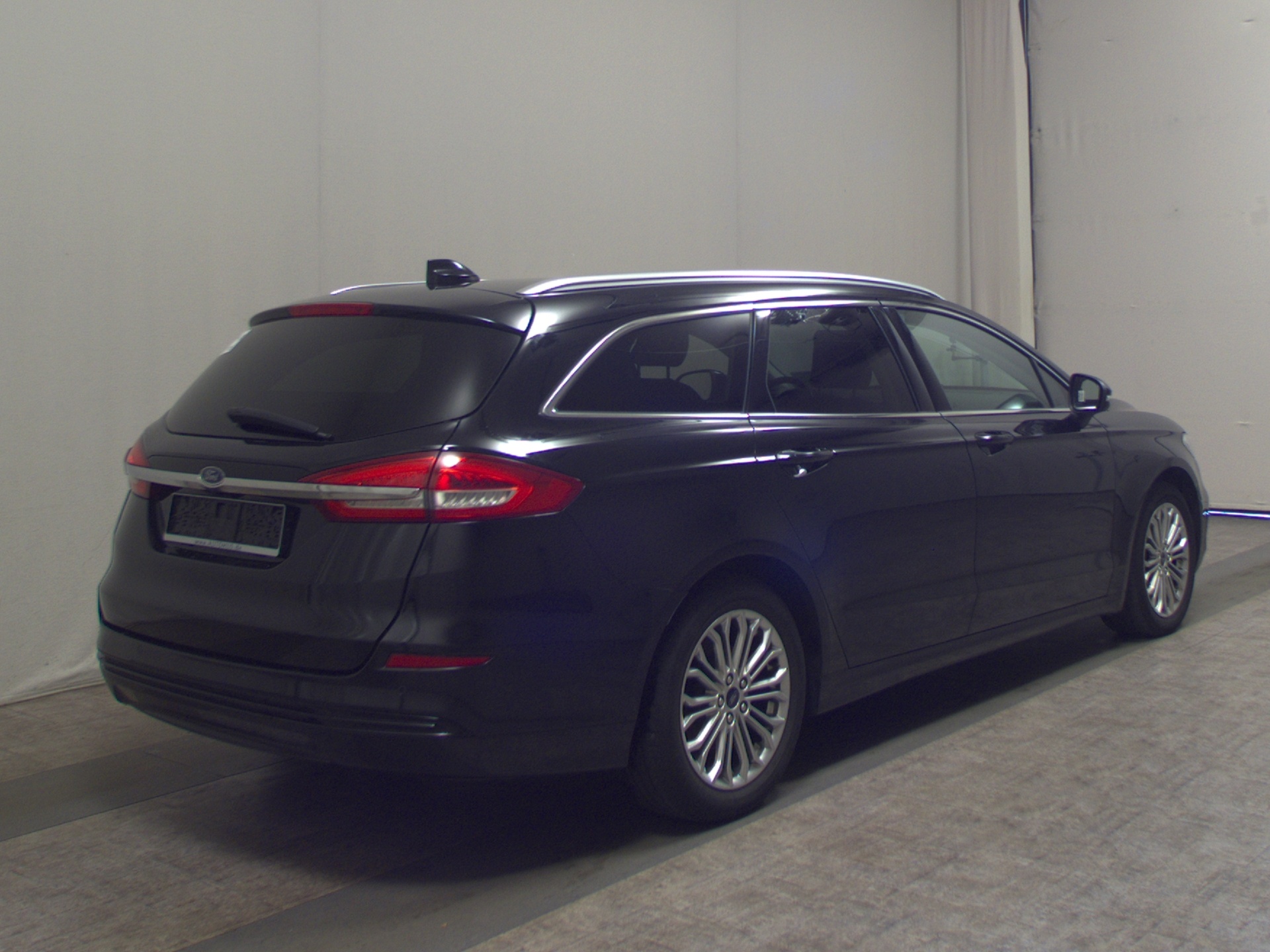 Ford Mondeo Turnier 2.0 EB Titanium Navi LED RFK AHK 4