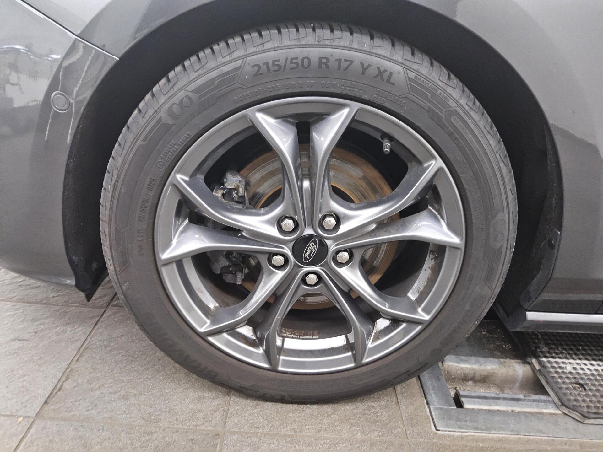 Ford Focus Turnier 2.0 EB ST-Line Navi LED RfK AHK 10