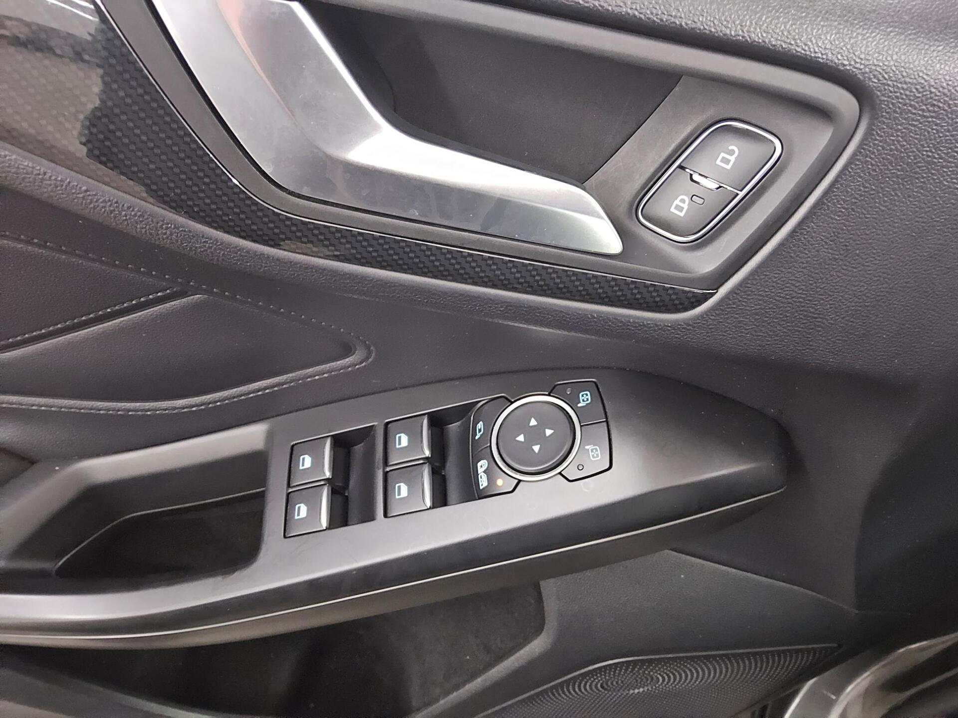 Ford Focus Turnier 2.0 EB ST-Line Navi LED RfK AHK 9