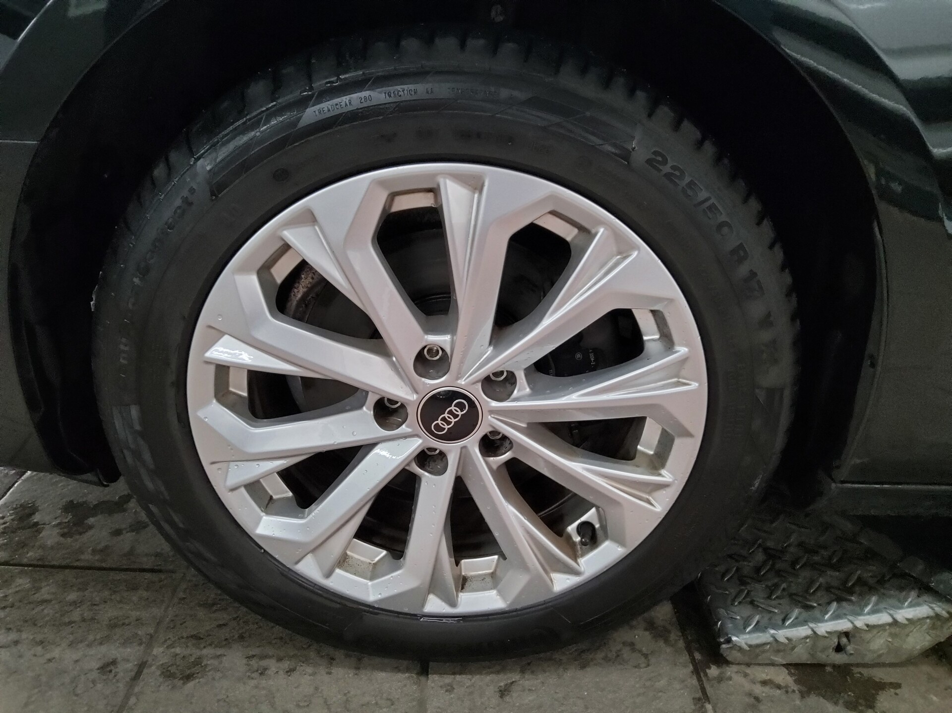 Audi A4 Avant 35 TDI Navi LED Sportsitze PDC Shz 10