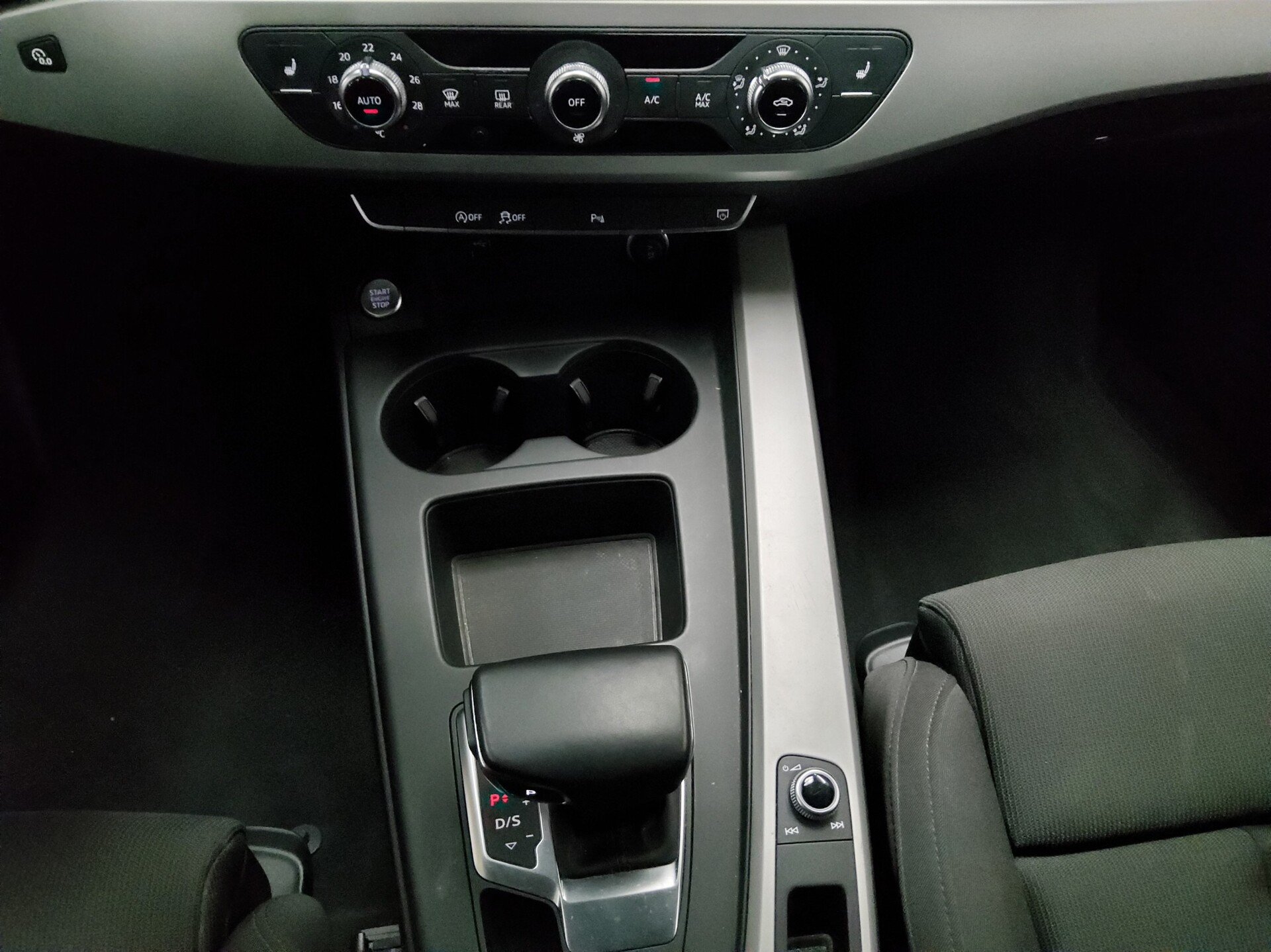 Audi A4 Avant 35 TDI Navi LED Sportsitze PDC Shz 6