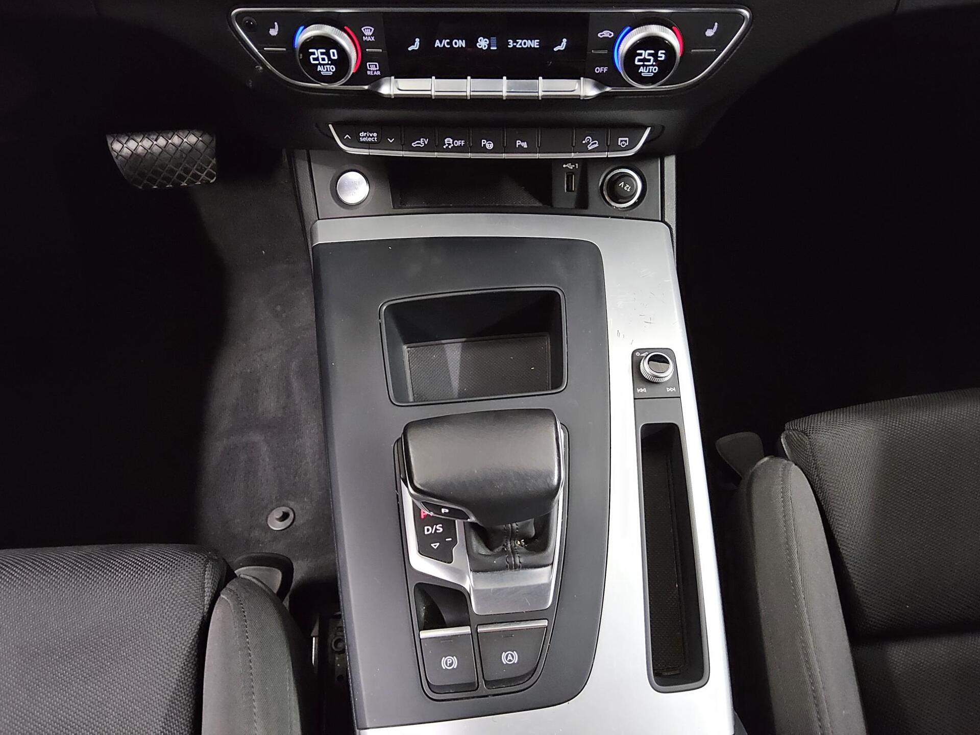 Audi Q5 50 TFSI e Qu. Navi LED vc HuD ACC Shz PDC 6